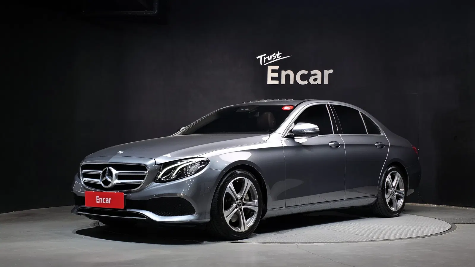 Mercedes-Benz Classe E E300 Avantgarde (W213) 2019 — photo 1 sur 31