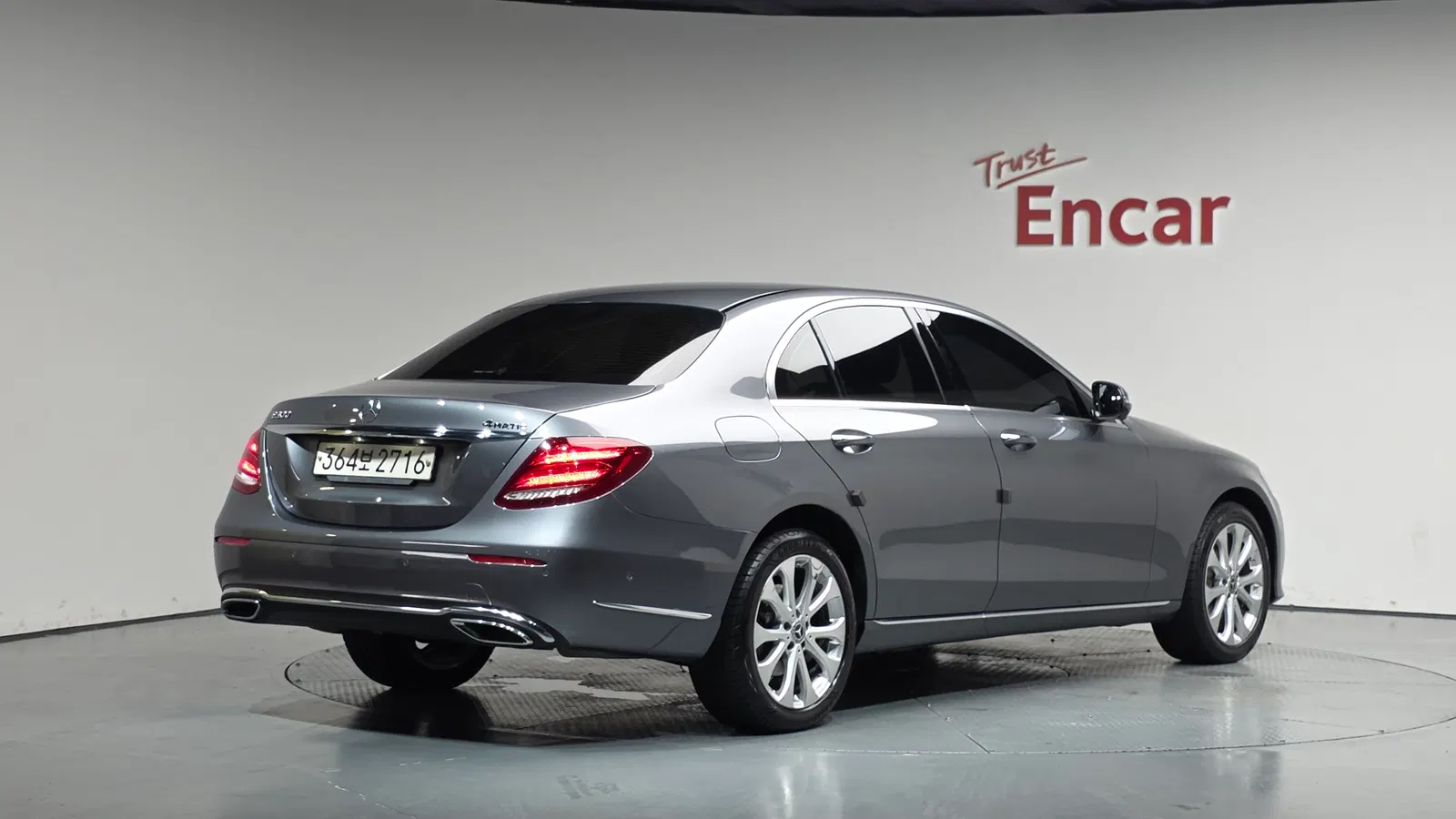 Mercedes-Benz Classe E E300 4MATIC Exclusive (W213) 2020 — photo 1 sur 35