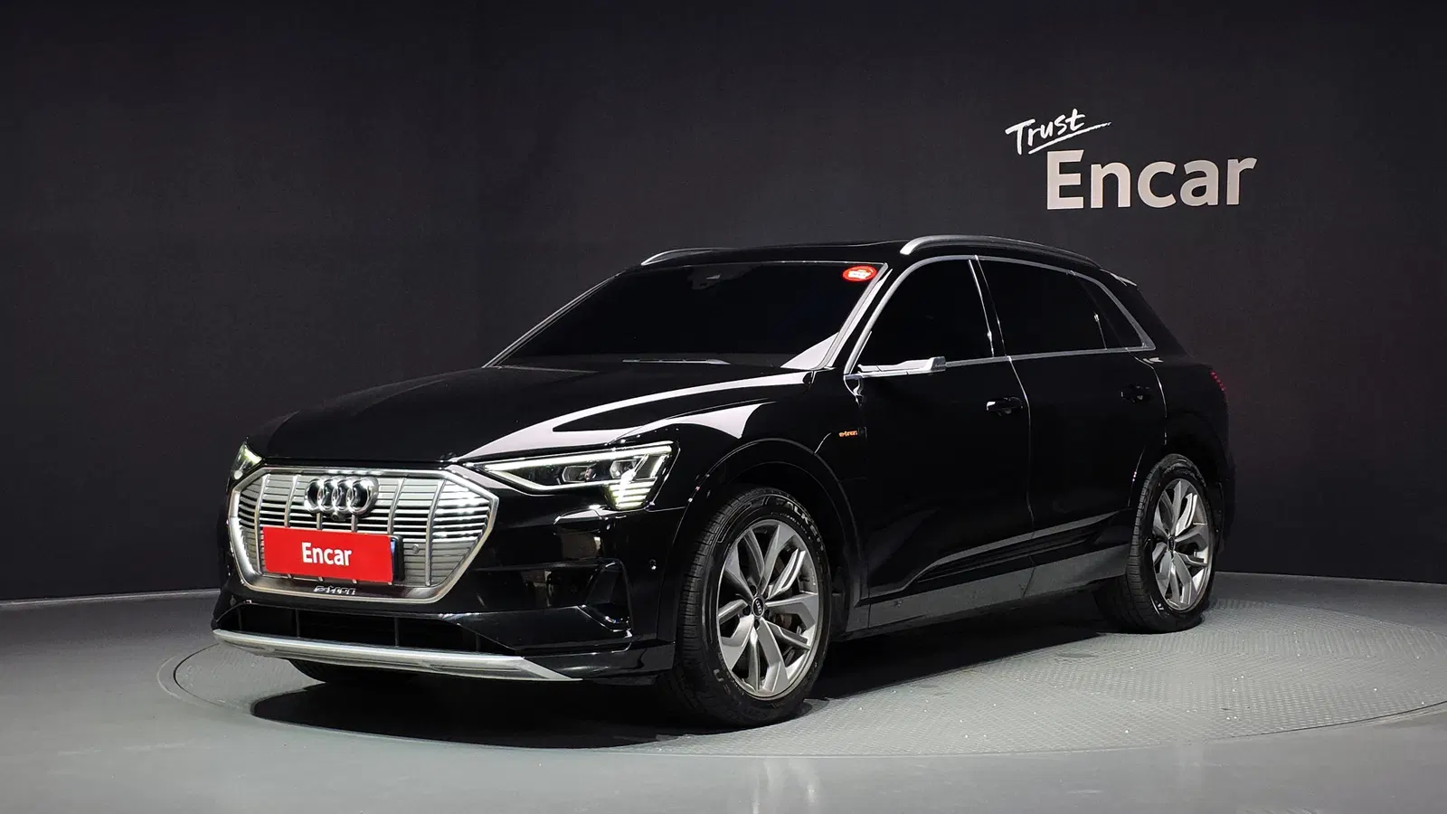 Audi e-tron 55 Quattro 2022 — photo 1 sur 34