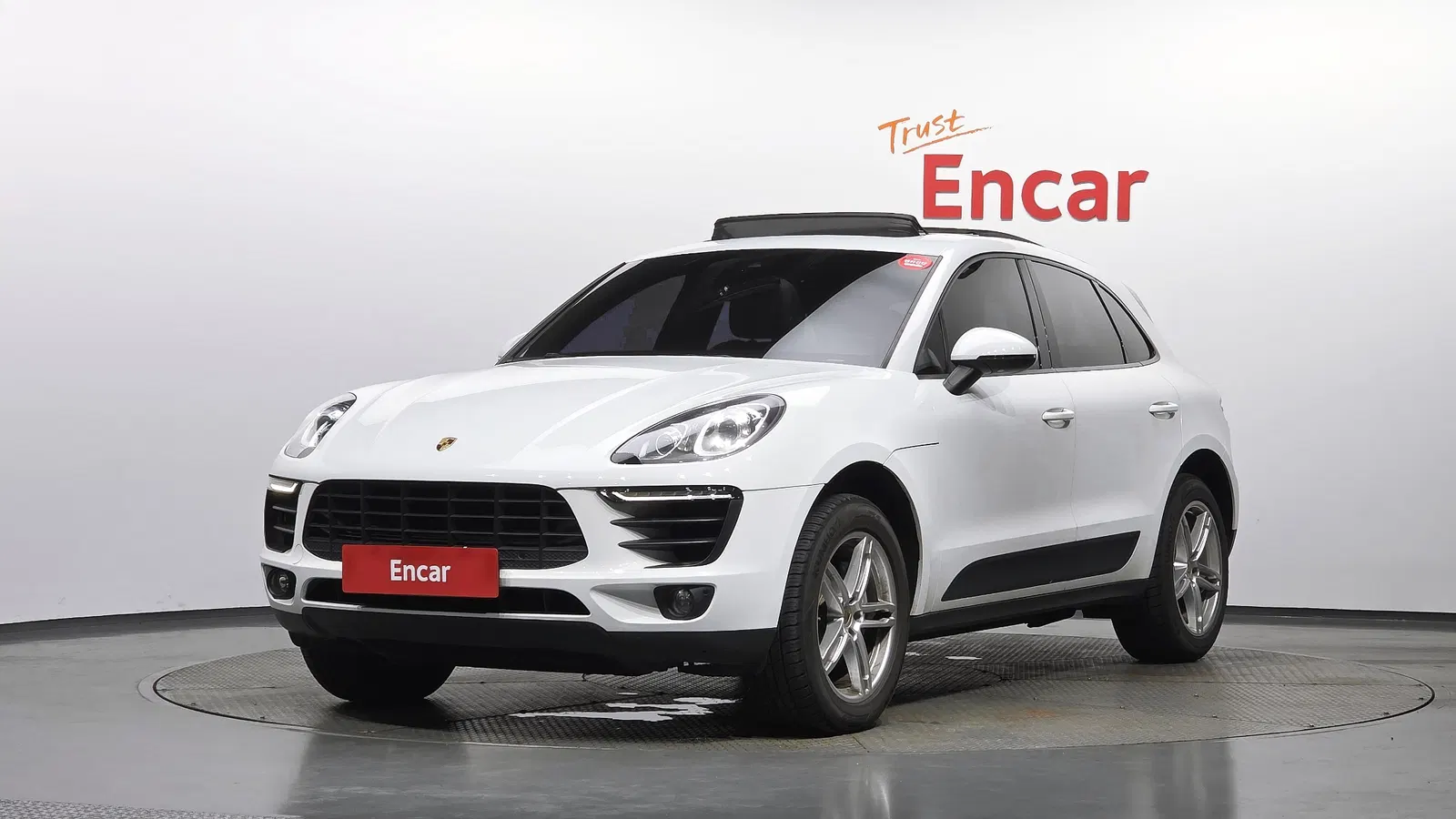 Porsche Macan 2.0 2018 — photo 1 sur 20