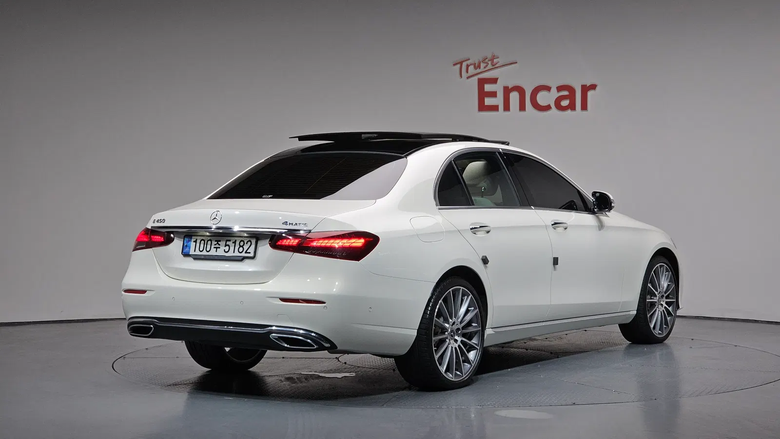 Mercedes-Benz Classe E E450 4MATIC Exclusive (W213) 2023 — photo 1 sur 37