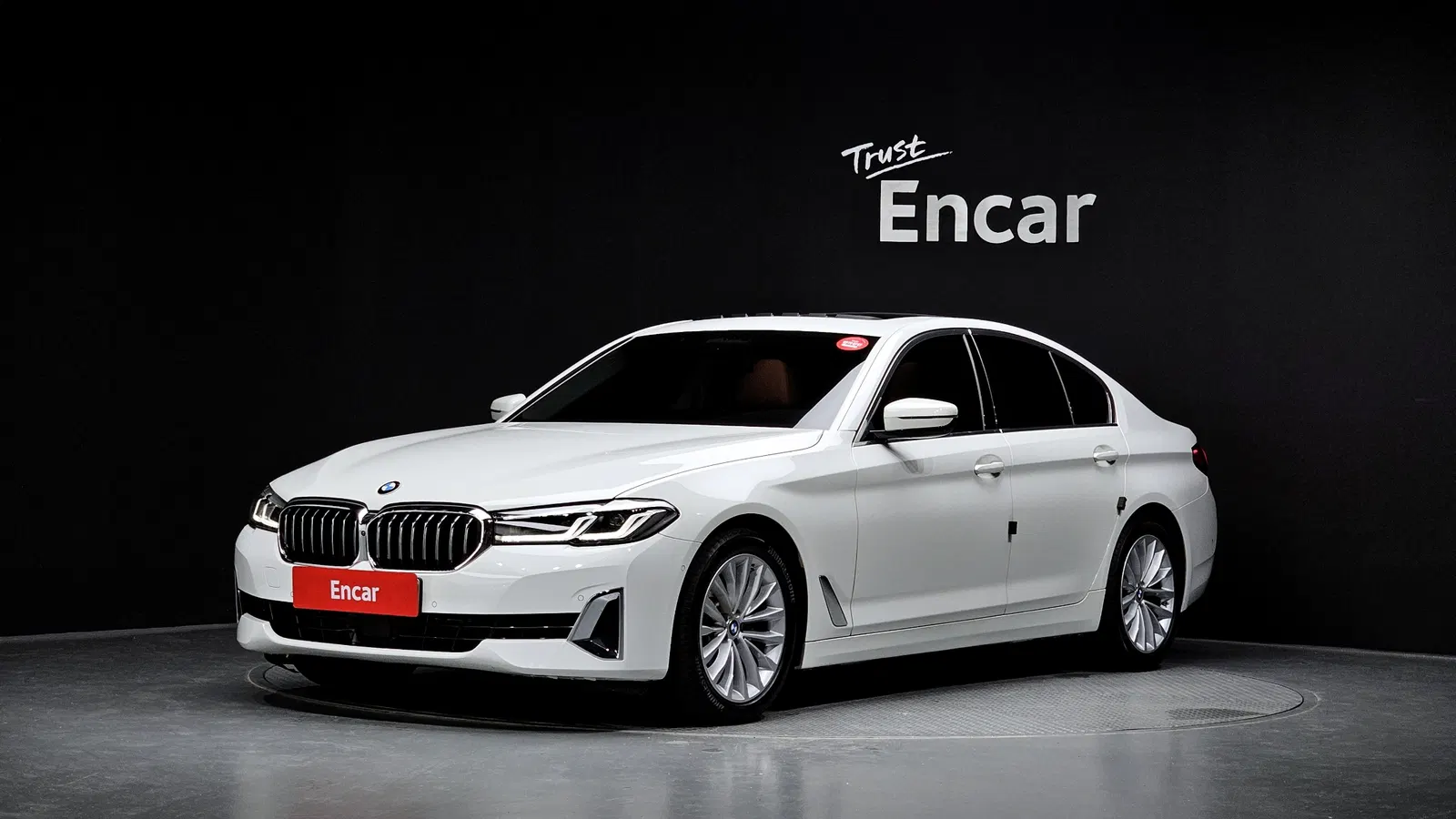 BMW Série 5 (G30) 520i Luxury 2021 — photo 1 sur 33