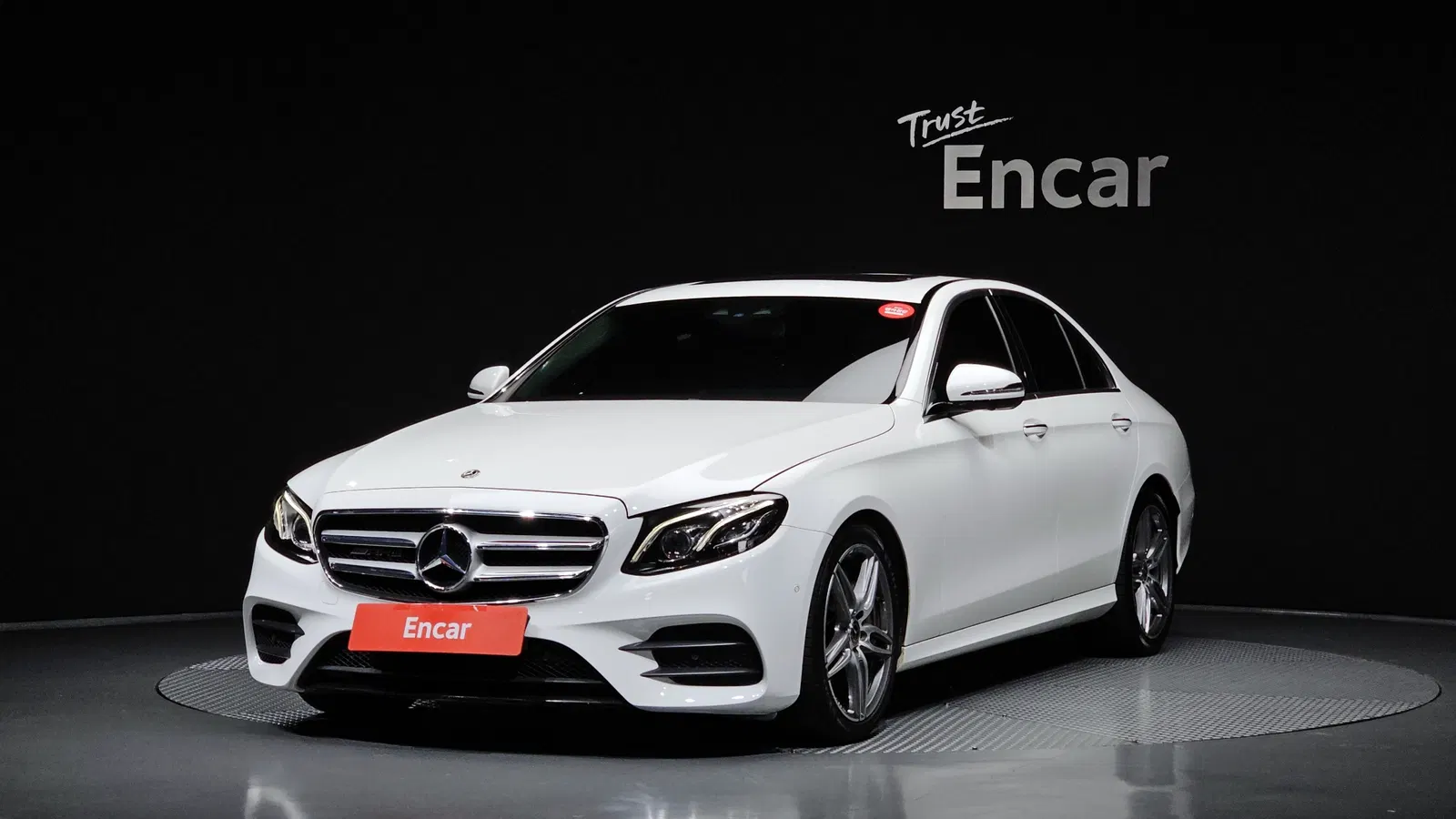 Mercedes-Benz Classe E AMG Line · E300 (W213) 2019 — photo 1 sur 20