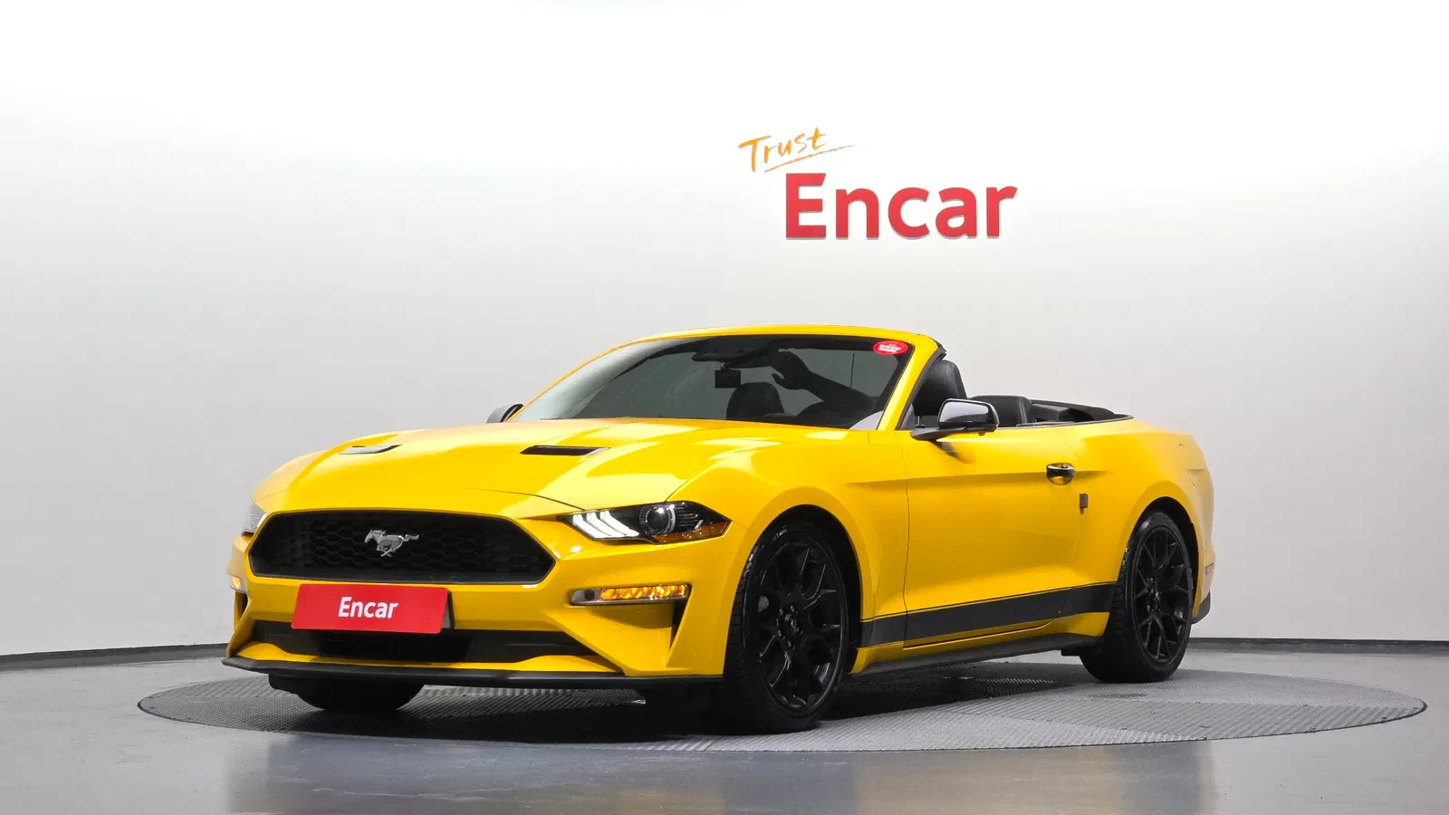 Ford Mustang Convertible 2019 — photo 1 sur 35