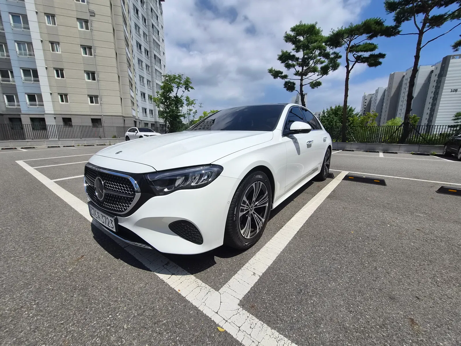 Mercedes-Benz Classe E E200 Avantgarde (W214) 2025 — photo 1 sur 26