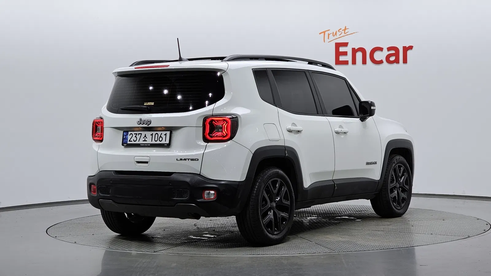 Jeep Renegade 1.3 Limited 2023 — photo 1 sur 31