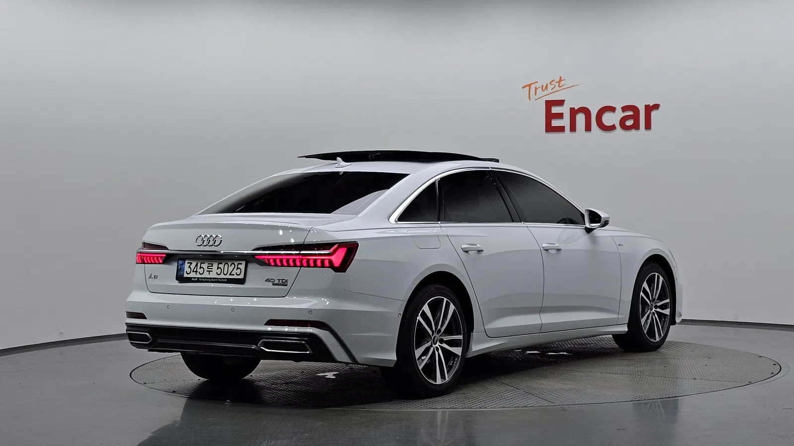 Audi A6 (C8) 40 TDI Premium 2021 — photo 1 sur 35