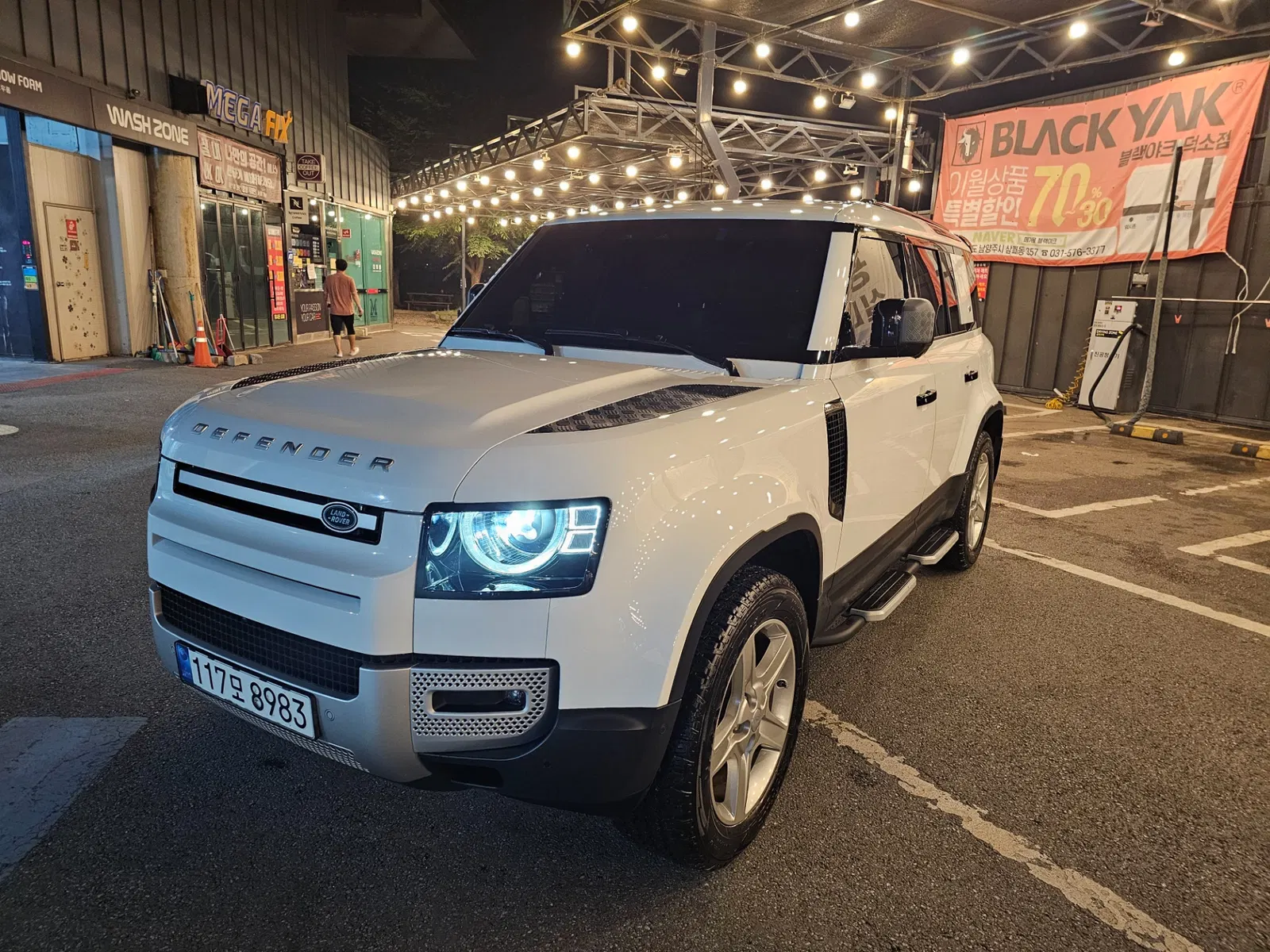 Land Rover Defender (L663) 110 D240 SE 2020 — photo 1 sur 10