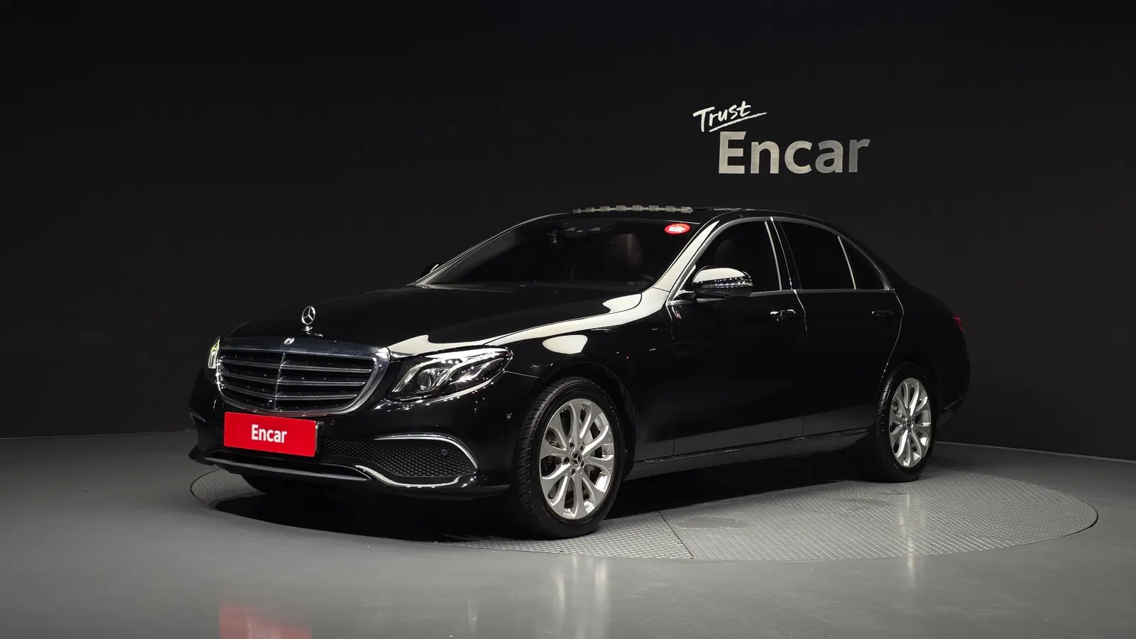 Mercedes-Benz Classe E E300 Exclusive (W213) 2019 — photo 1 sur 20