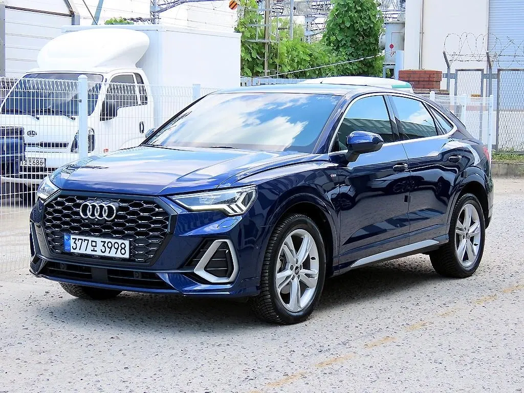 Audi Q3 (F3) 35 TDI Premium Sportback 2023 — photo 1 sur 26
