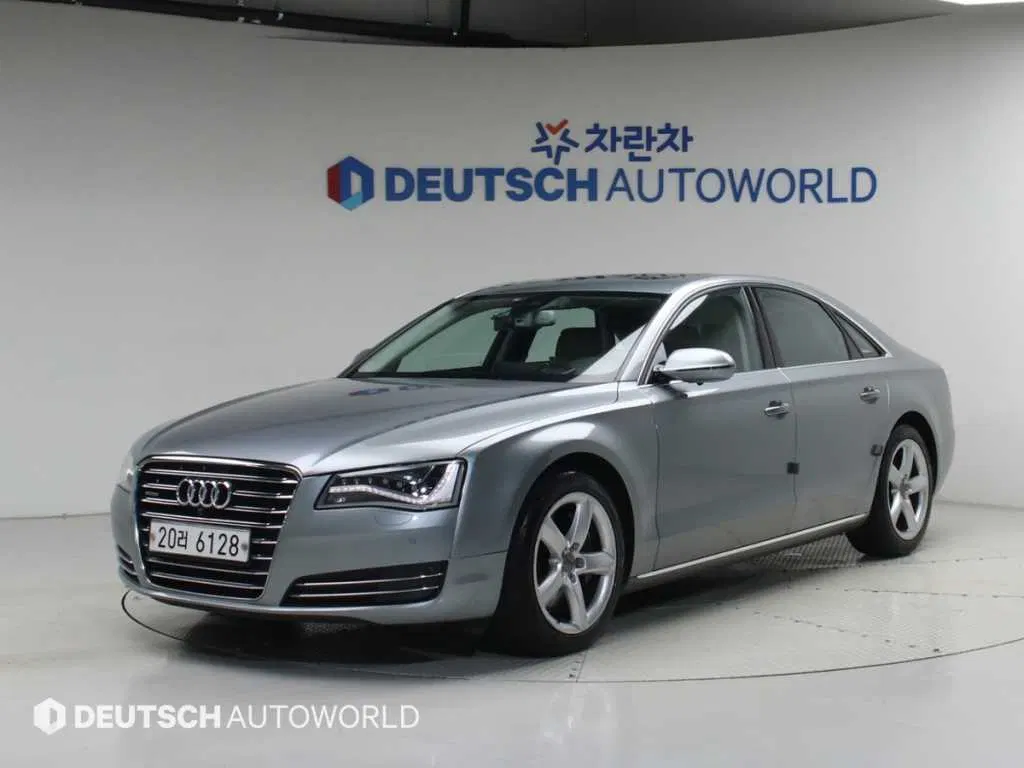 Audi A8 4.2 FSI Quattro 2011 — photo 1 sur 26