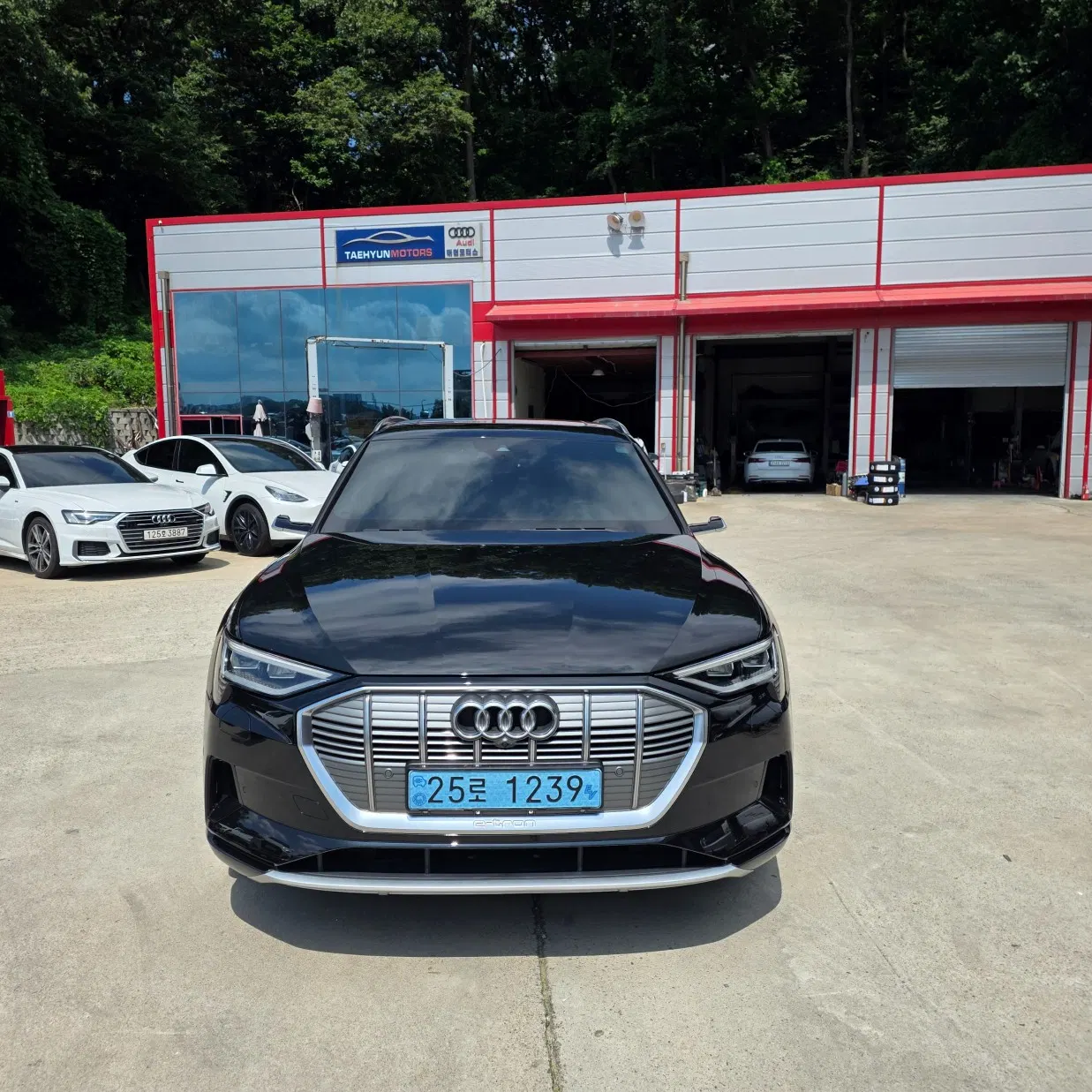 Audi e-tron 55 Quattro 2020 — photo 1 sur 25