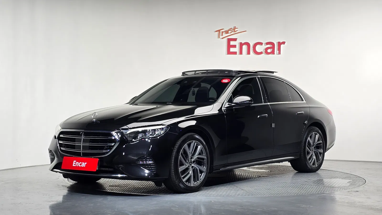 Mercedes-Benz Classe E E220d 4MATIC Exclusive (W214) 2024 — photo 1 sur 32
