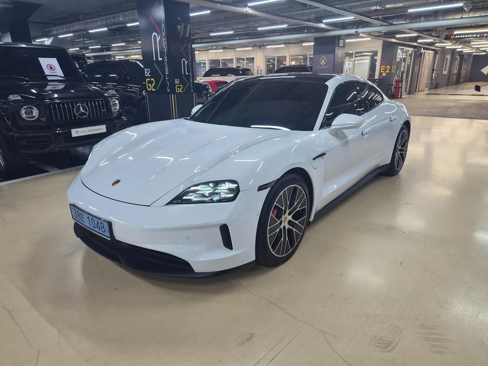 Porsche Taycan 4S 2025 — photo 1 sur 26