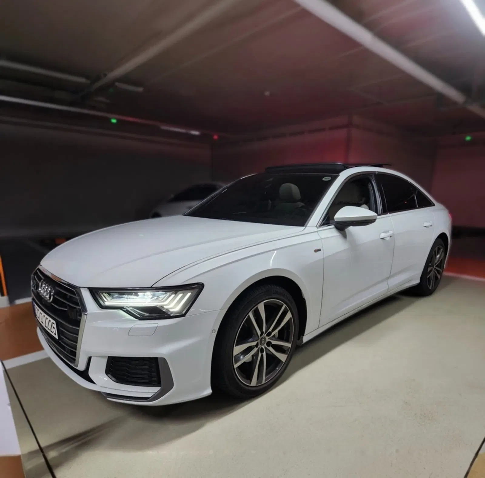 Audi A6 (C8) 40 TDI Premium 2023 — photo 1 sur 22