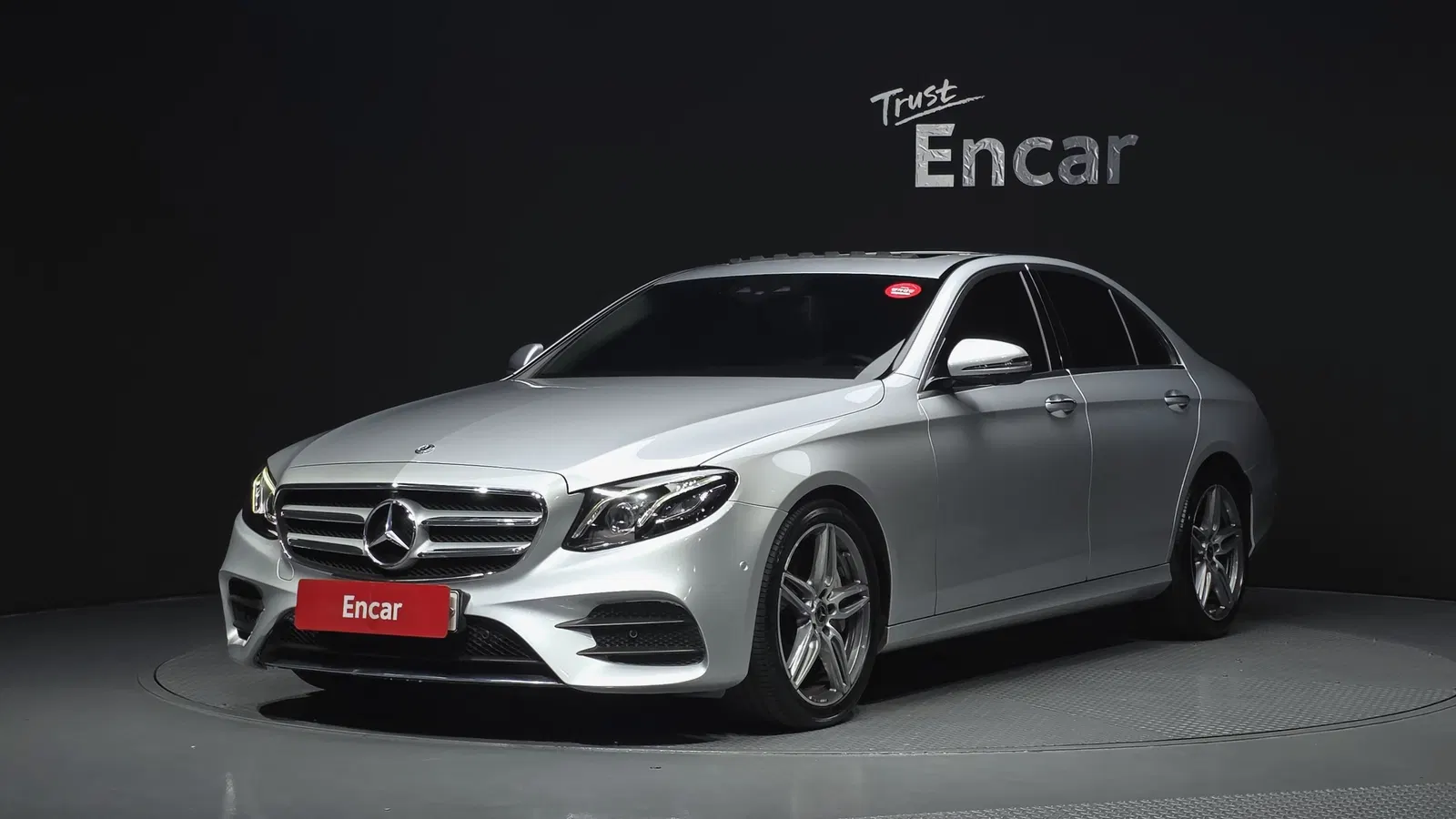 Mercedes-Benz Classe E AMG Line · E300 (W213) 2019 — photo 1 sur 36