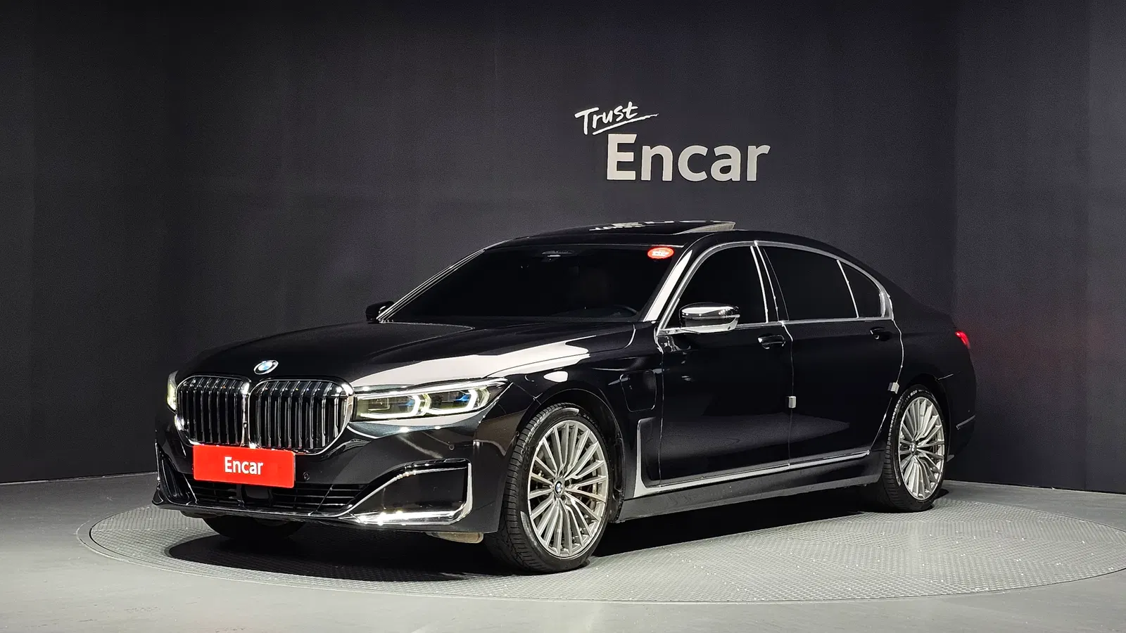BMW Série 7 (G11) 745Le iPerformance Design Pure Excellence 2021 — photo 1 sur 39