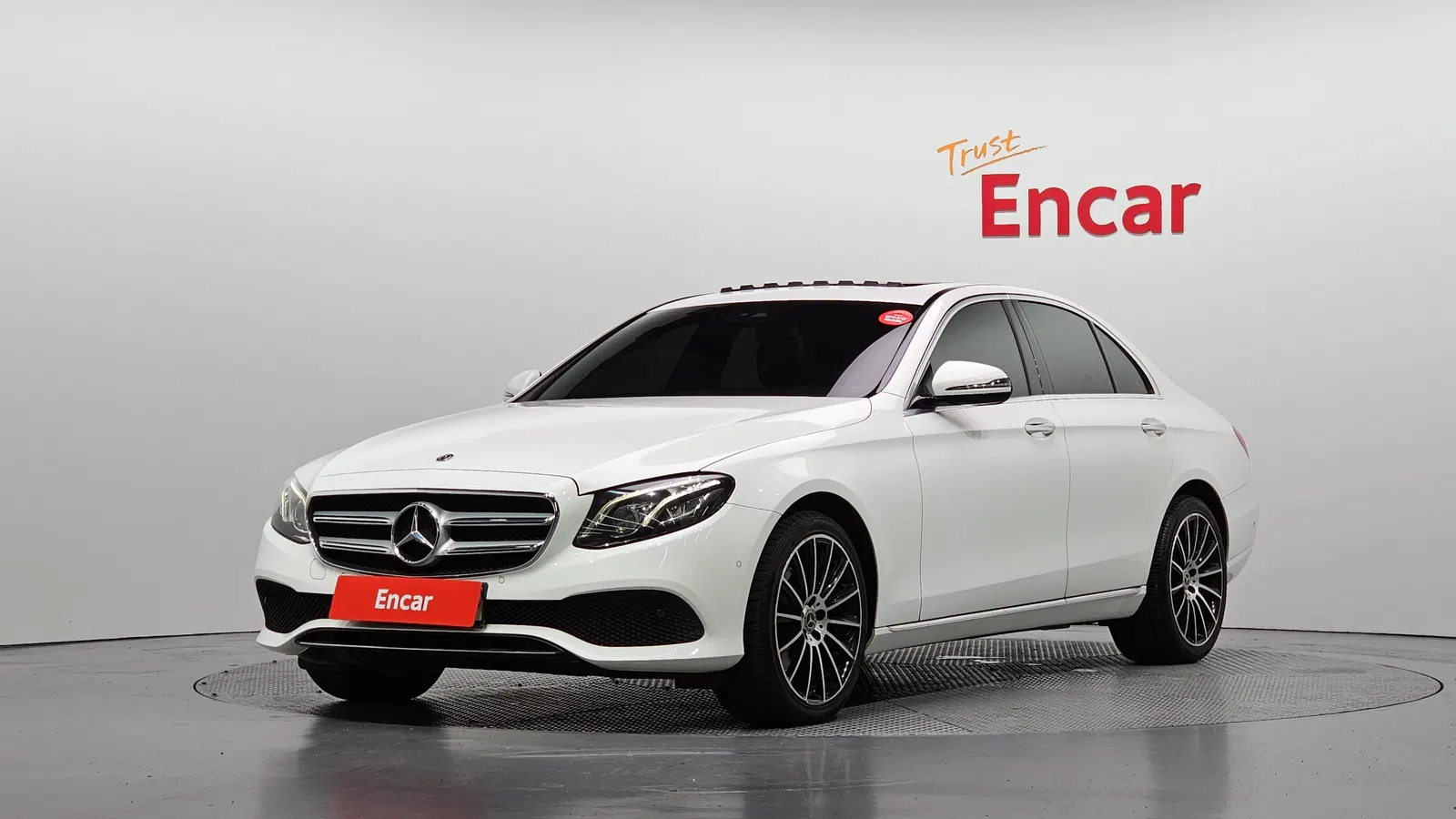 Mercedes-Benz Classe E E220d Avantgarde (W213) 2019 — photo 1 sur 26
