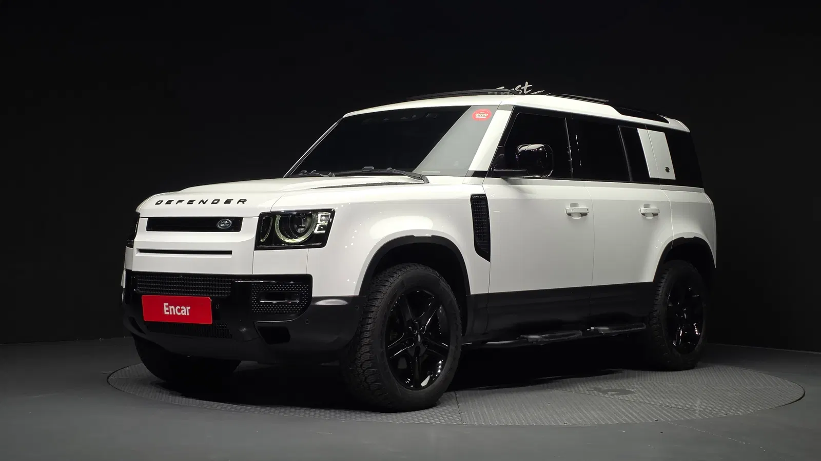 Land Rover Defender (L663) 110 D250 SE 2023 — photo 1 sur 20