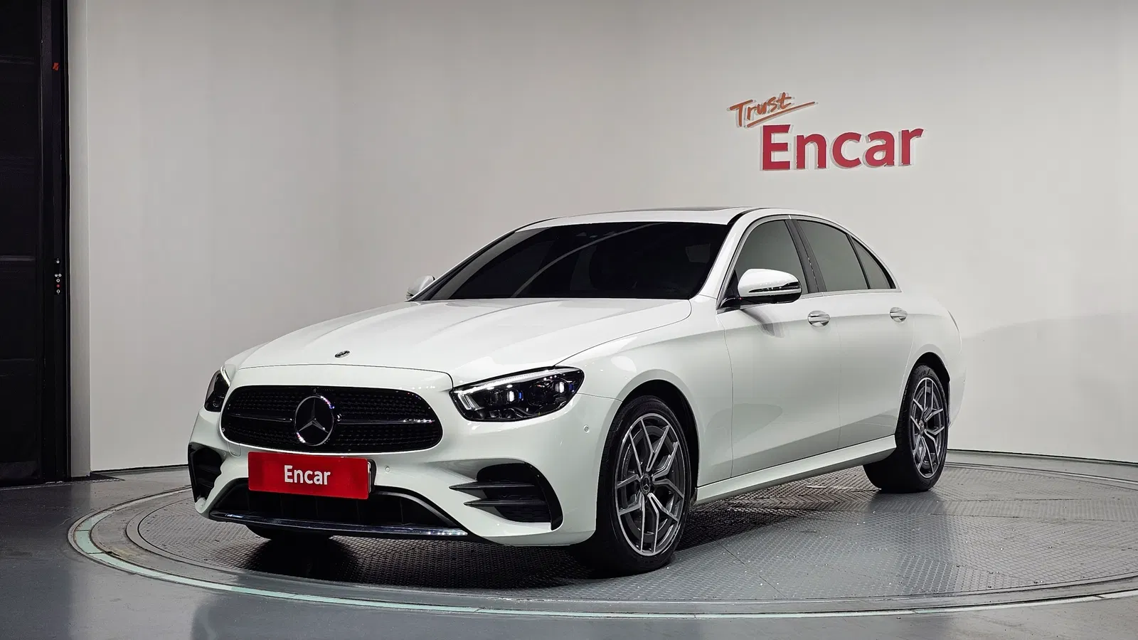Mercedes-Benz Classe E AMG Line · E220d 4MATIC (W213) 2023 — photo 1 sur 20