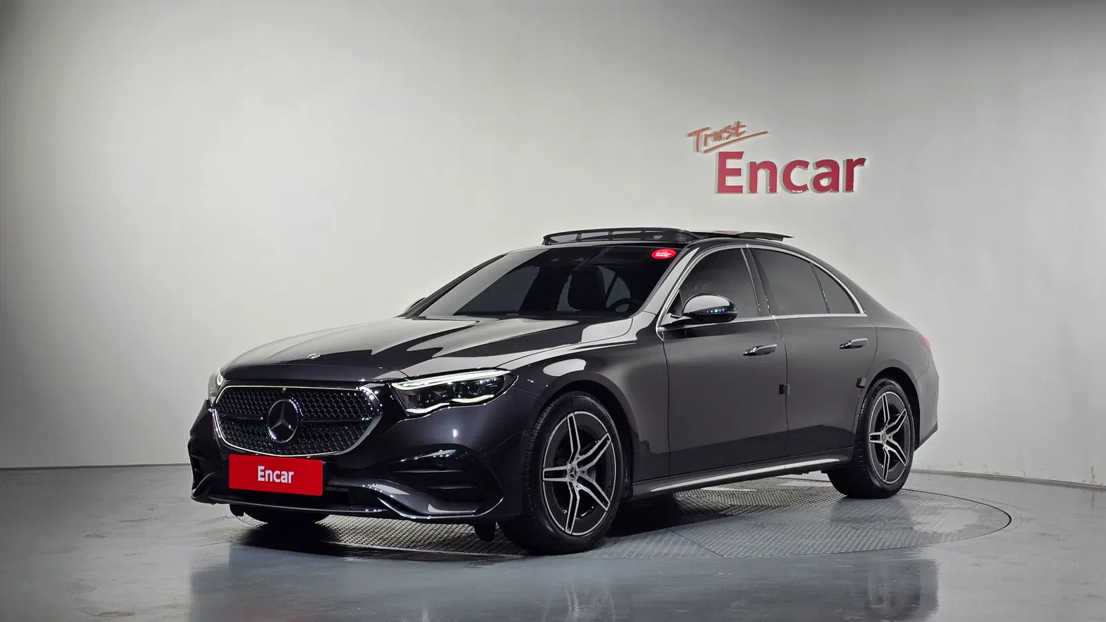 Mercedes-Benz Classe E AMG Line · E300 4MATIC (W214) 2024 — photo 1 sur 20