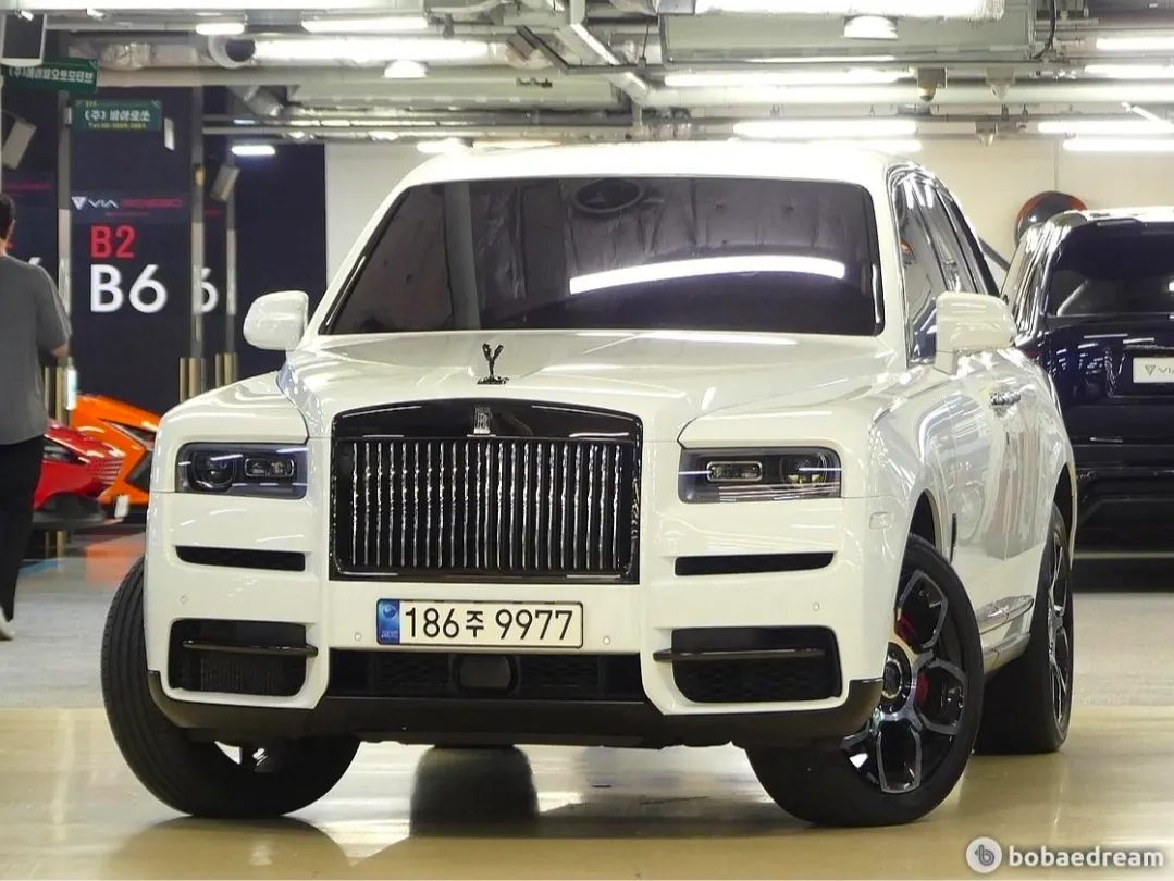 Rolls-Royce Cullinan 6.7 V12 Black Badge 2023 — photo 1 sur 20
