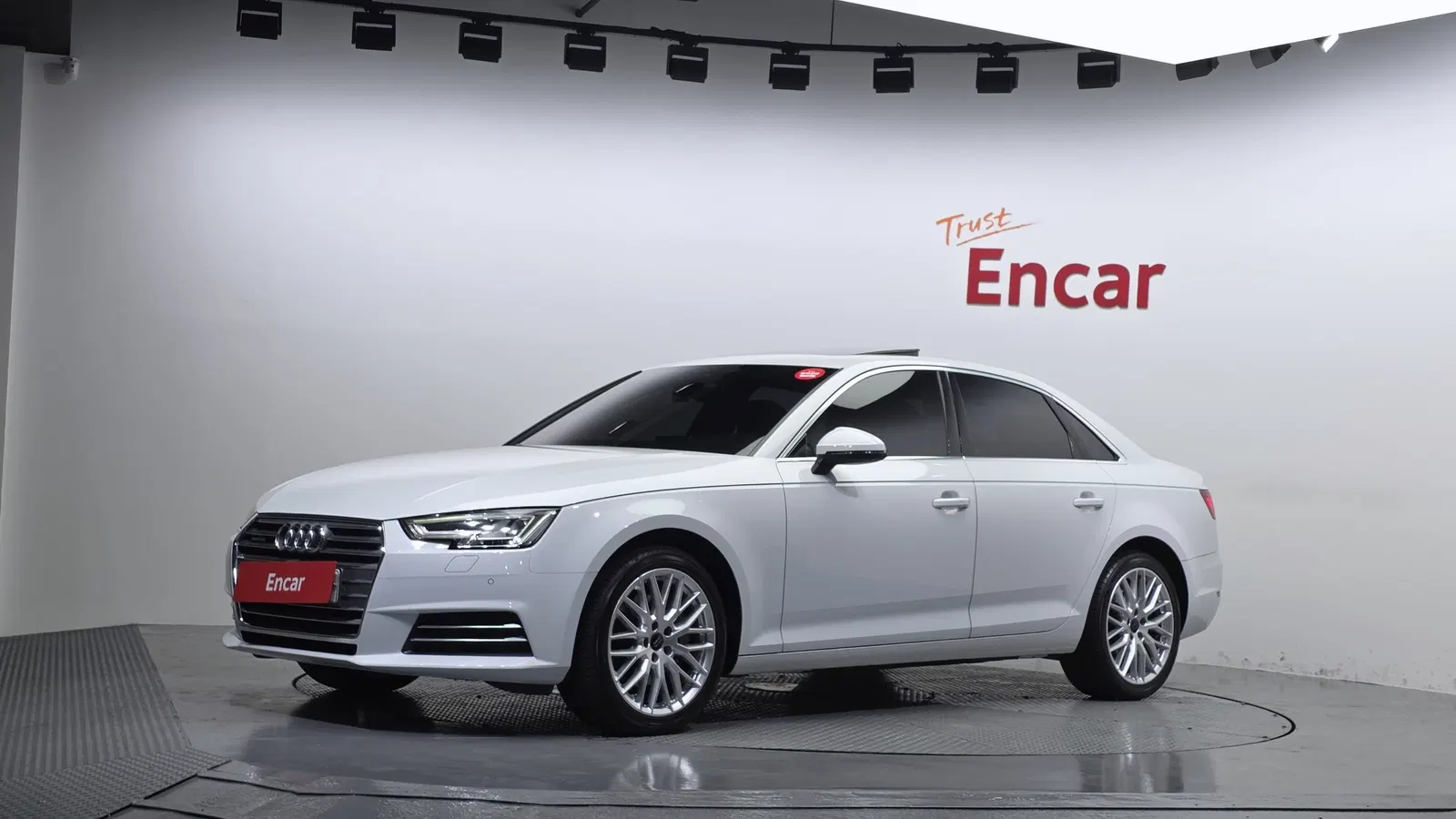 Audi A4 (B9) 35 TDI Quattro Premium 2018 — photo 1 sur 38