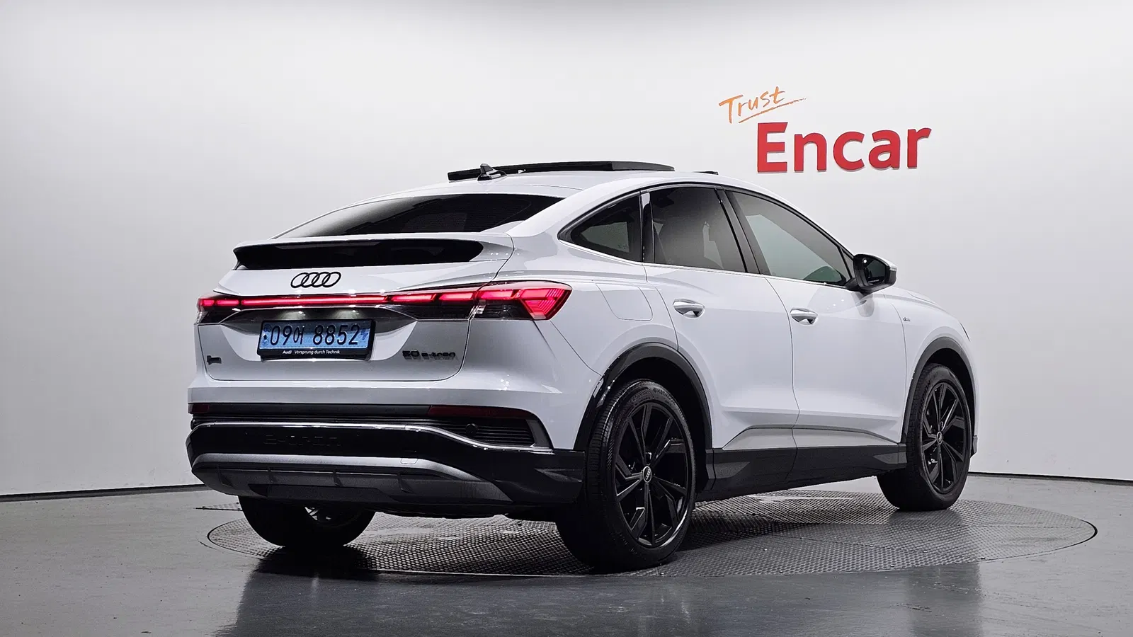 Audi Q4 e-tron (F4) 40 Premium Sportback 2022 — photo 1 sur 30