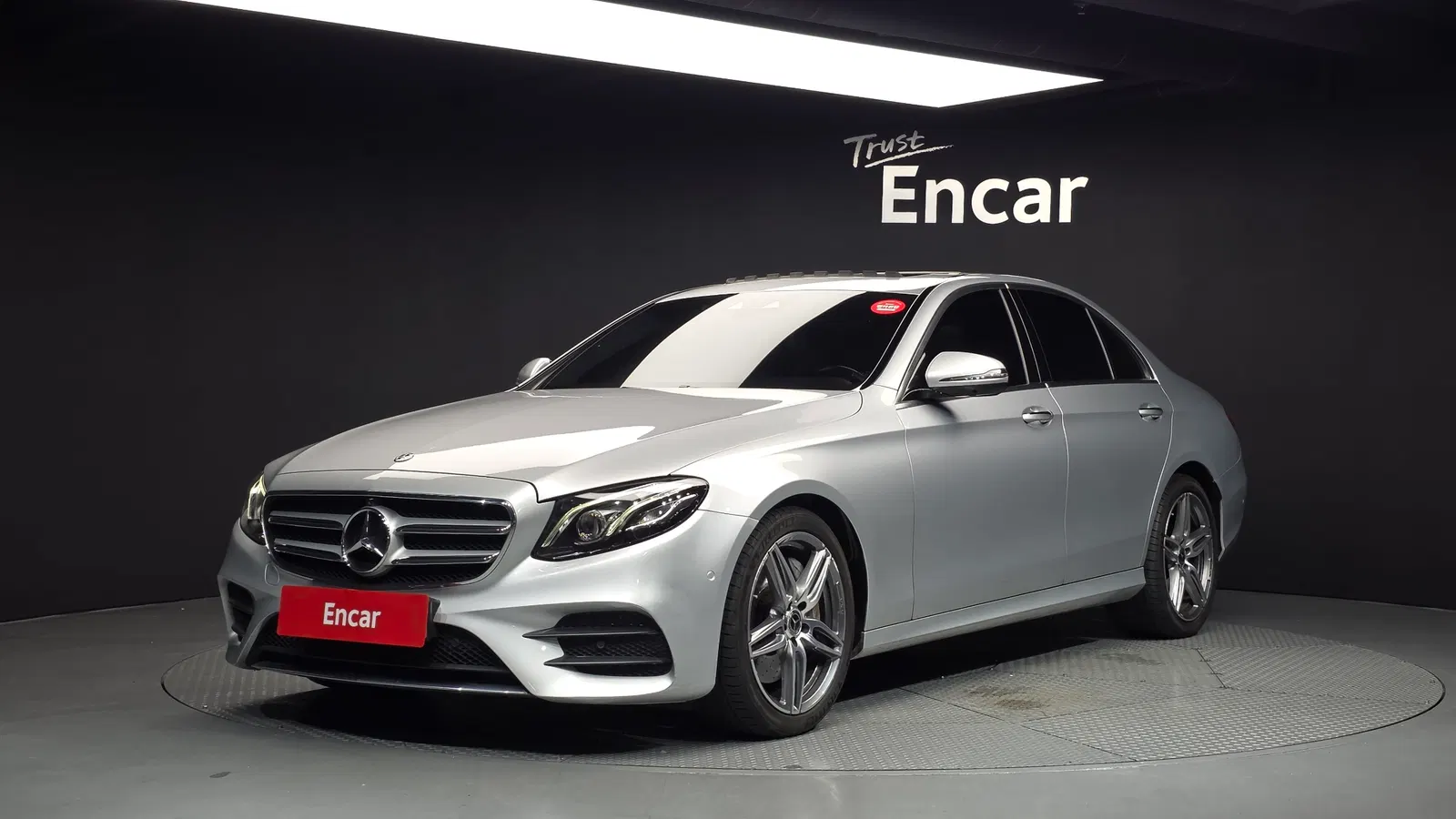 Mercedes-Benz Classe E AMG Line · E300 (W213) 2019 — photo 1 sur 20