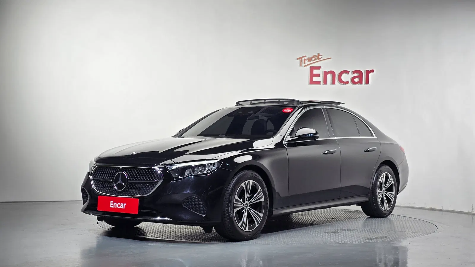 Mercedes-Benz Classe E E200 Avantgarde (W214) 2026 — photo 1 sur 32