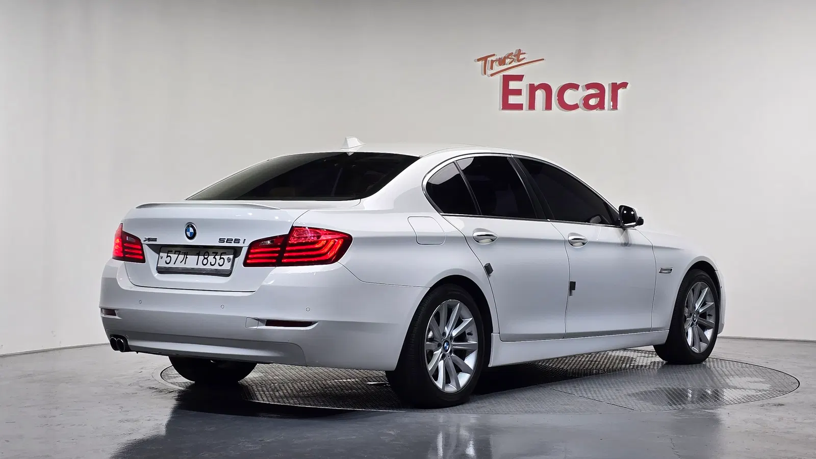 BMW Série 5 (F10) 528i xDrive 2014 — photo 1 sur 40