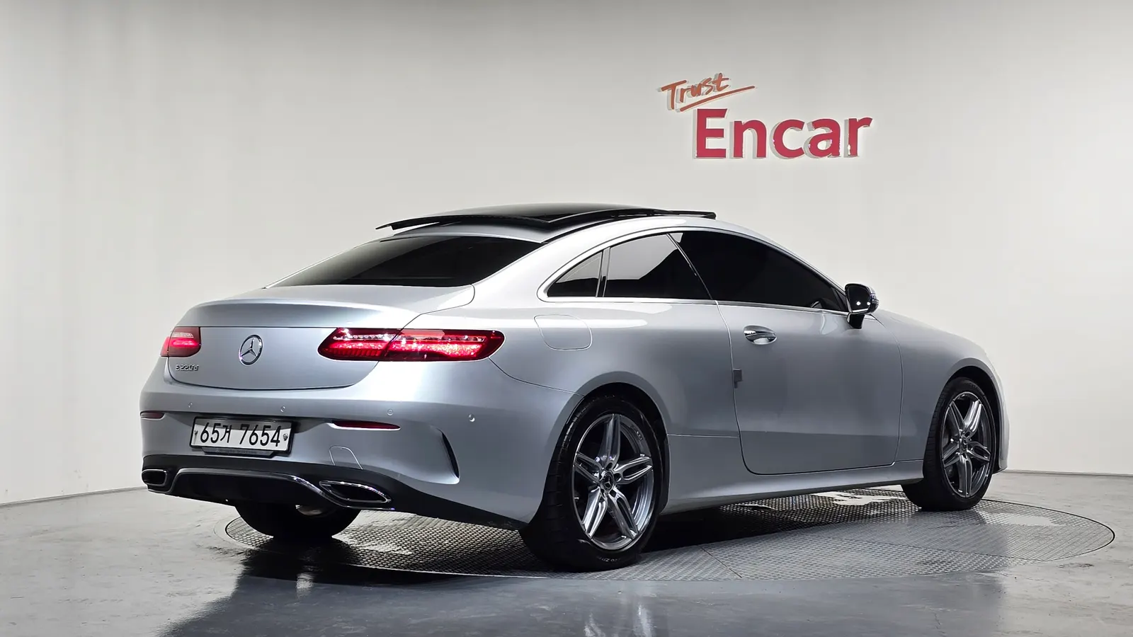 Mercedes-Benz Classe E E220d Coupé (W213) 2017 — photo 1 sur 30
