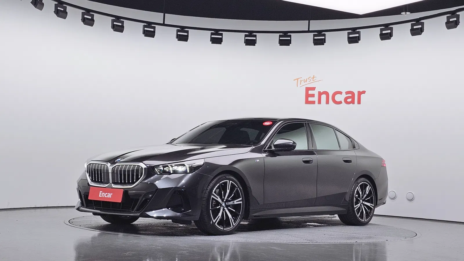 BMW Série 5 (G60) 530i xDrive M Sport 2024 — photo 1 sur 31