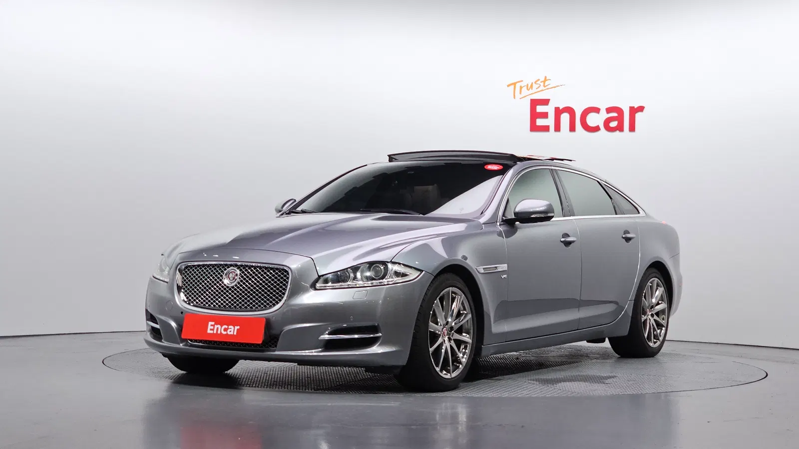 Jaguar All New XJ 3.0 SC AWD Premium Luxury LWB 2015 — photo 1 sur 20