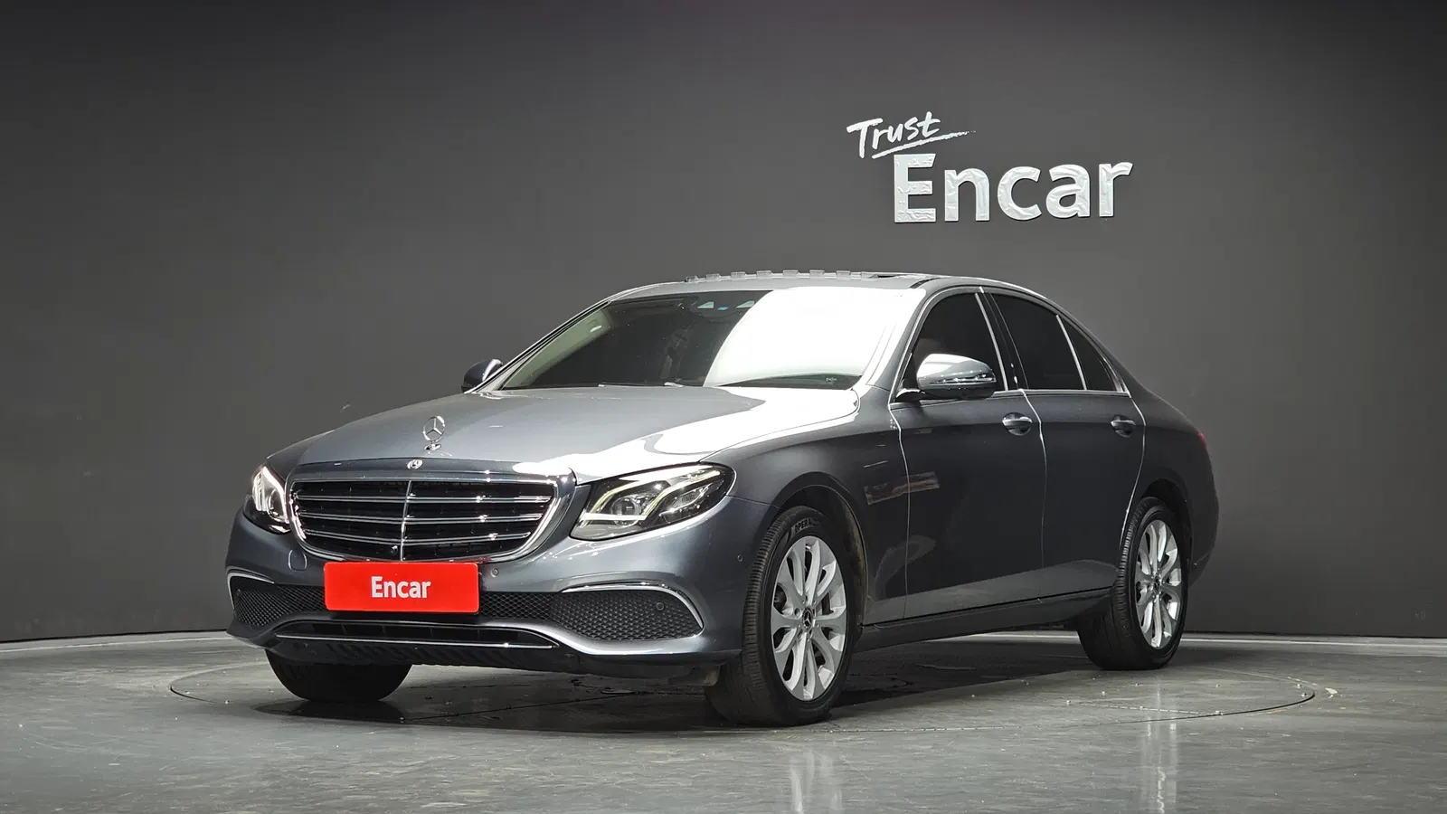 Mercedes-Benz Classe E E300 4MATIC Exclusive (W213) 2019 — photo 1 sur 20