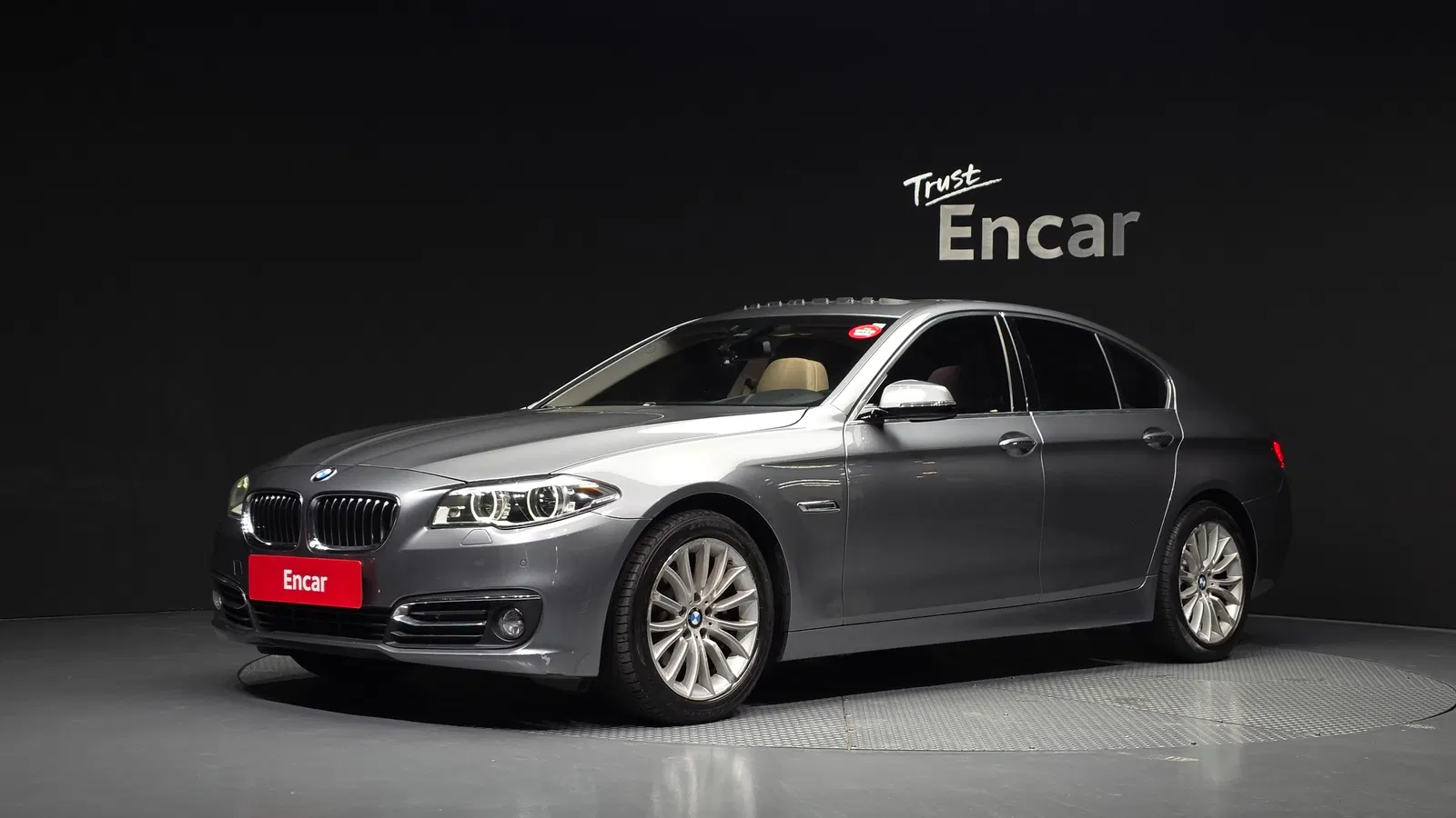 BMW Série 5 (F10) 520d Luxury Plus 2016 — photo 1 sur 20