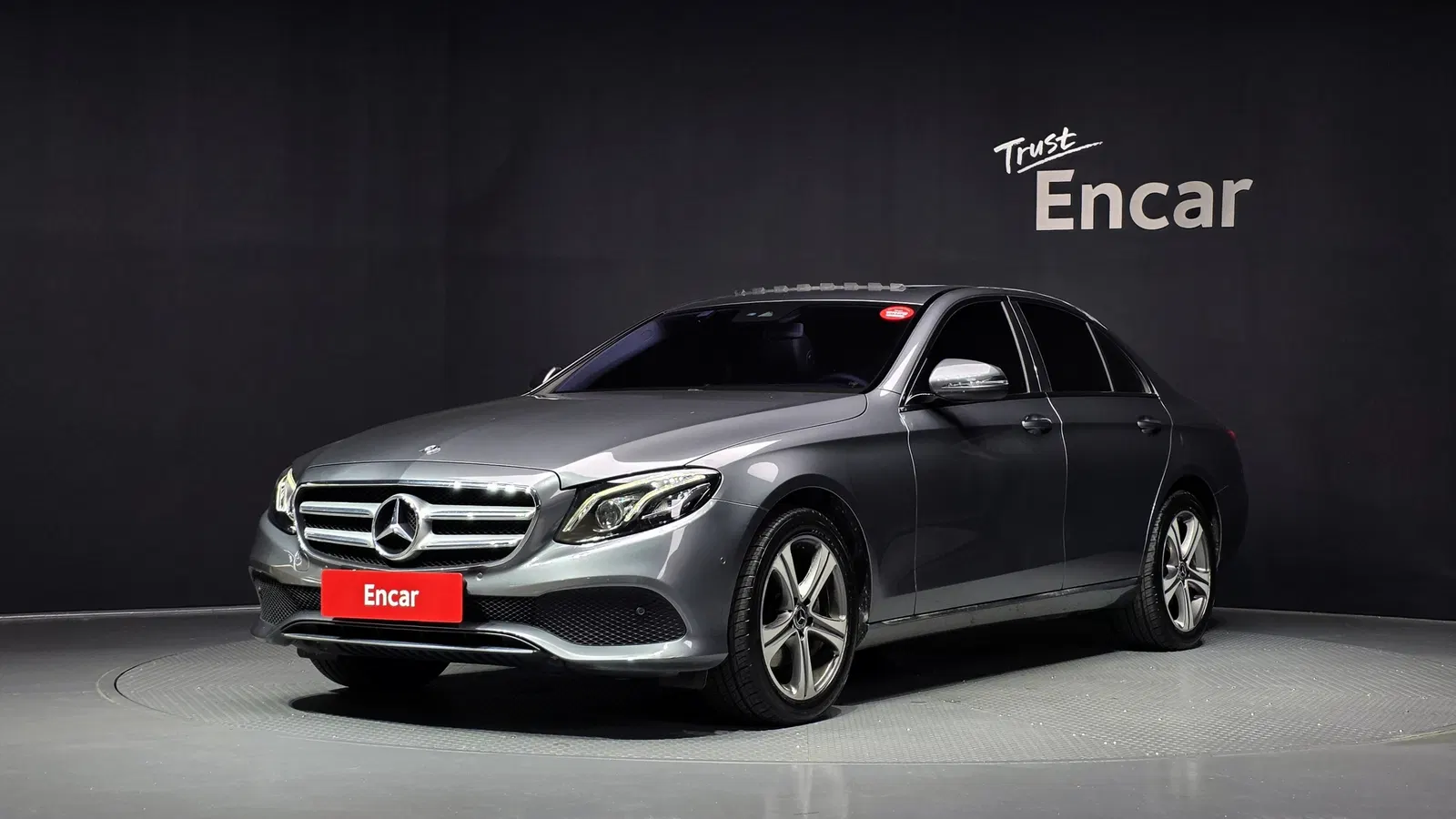 Mercedes-Benz Classe E E220d Avantgarde (W213) 2019 — photo 1 sur 34