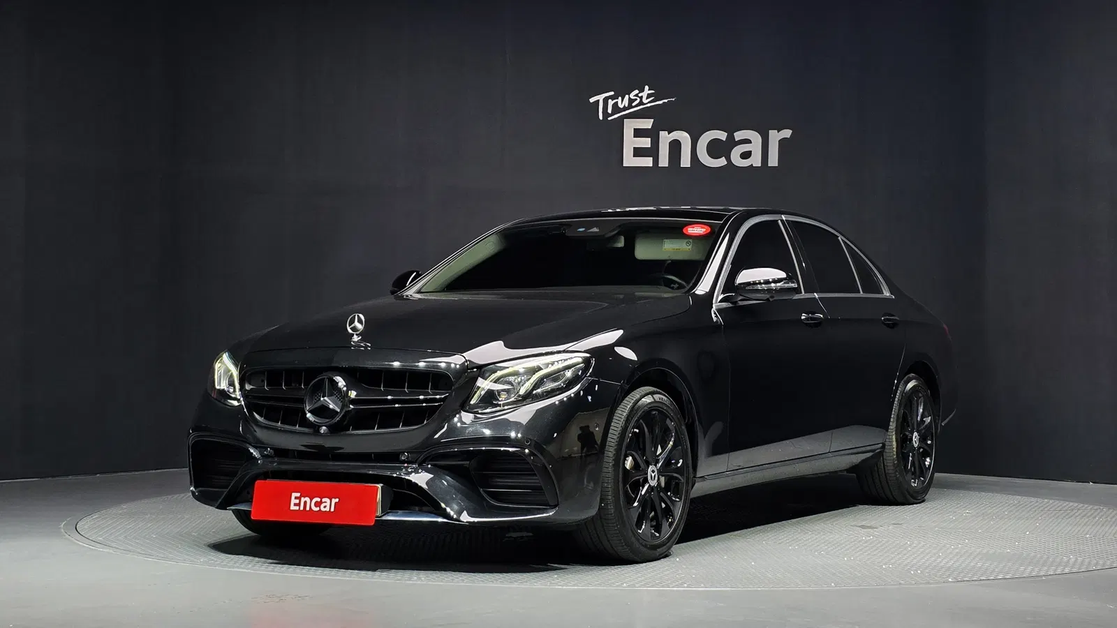 Mercedes-Benz Classe E E300 4MATIC Exclusive (W213) 2017 — photo 1 sur 26