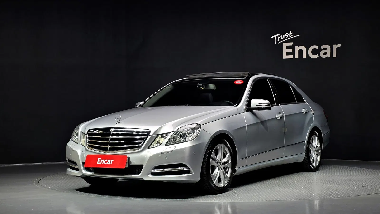 Mercedes-Benz Classe E E300 Avantgarde (W212) 2011 — photo 1 sur 26