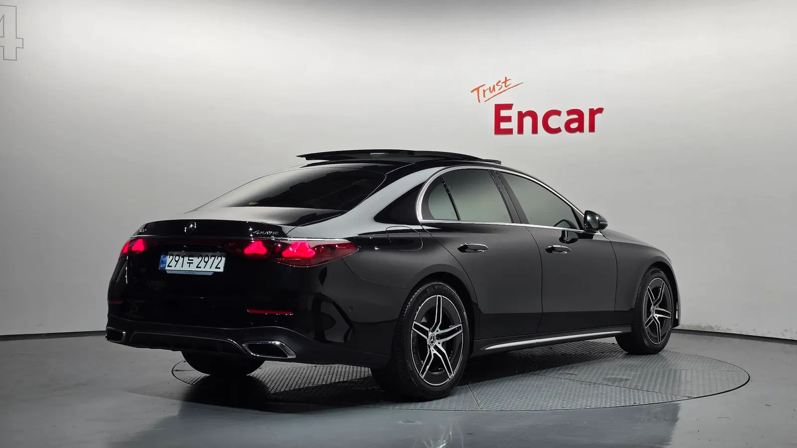Mercedes-Benz Classe E AMG Line · E300 4MATIC (W214) 2024 — photo 1 sur 33