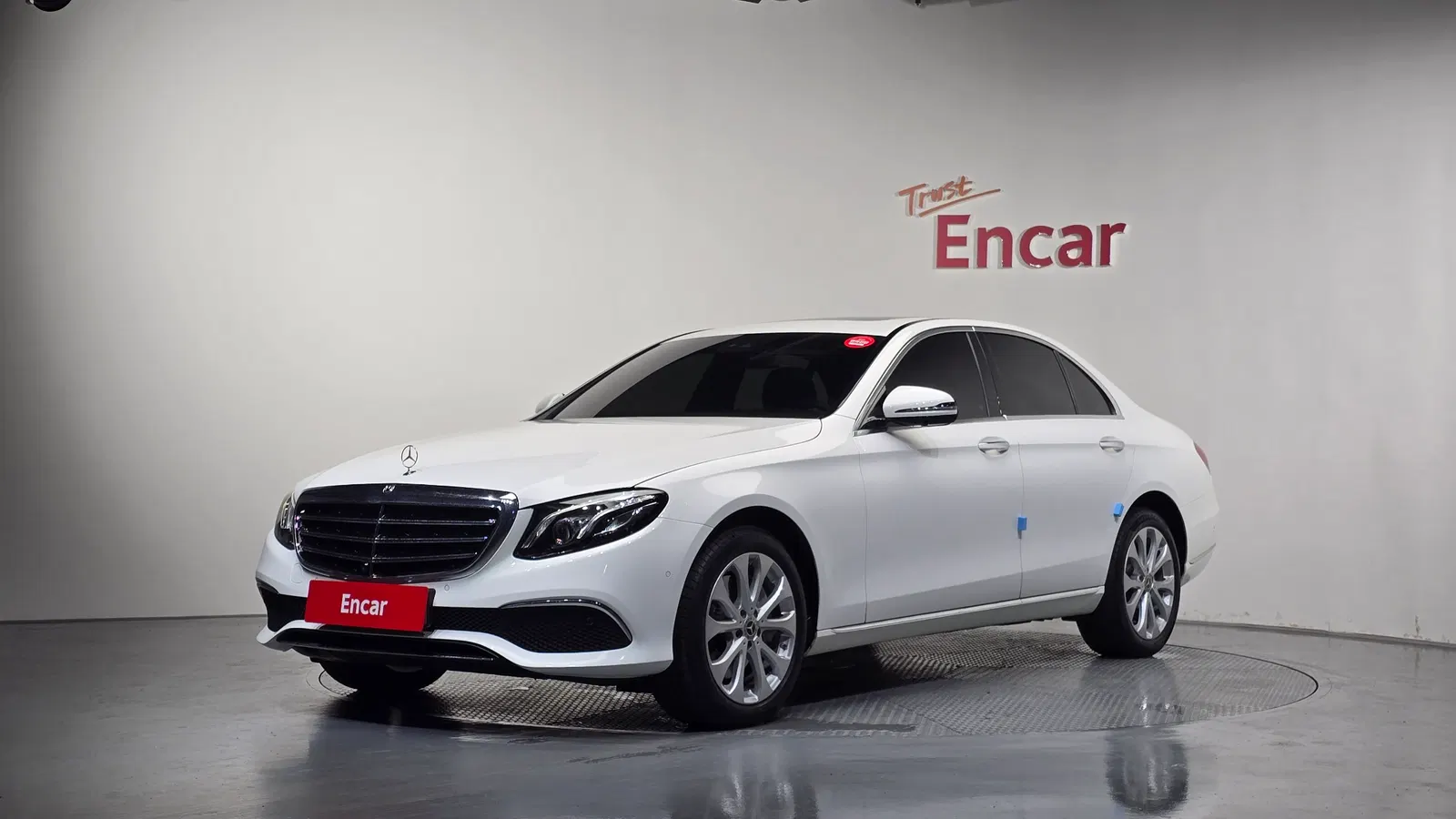 Mercedes-Benz Classe E E300 4MATIC Exclusive (W213) 2018 — photo 1 sur 32