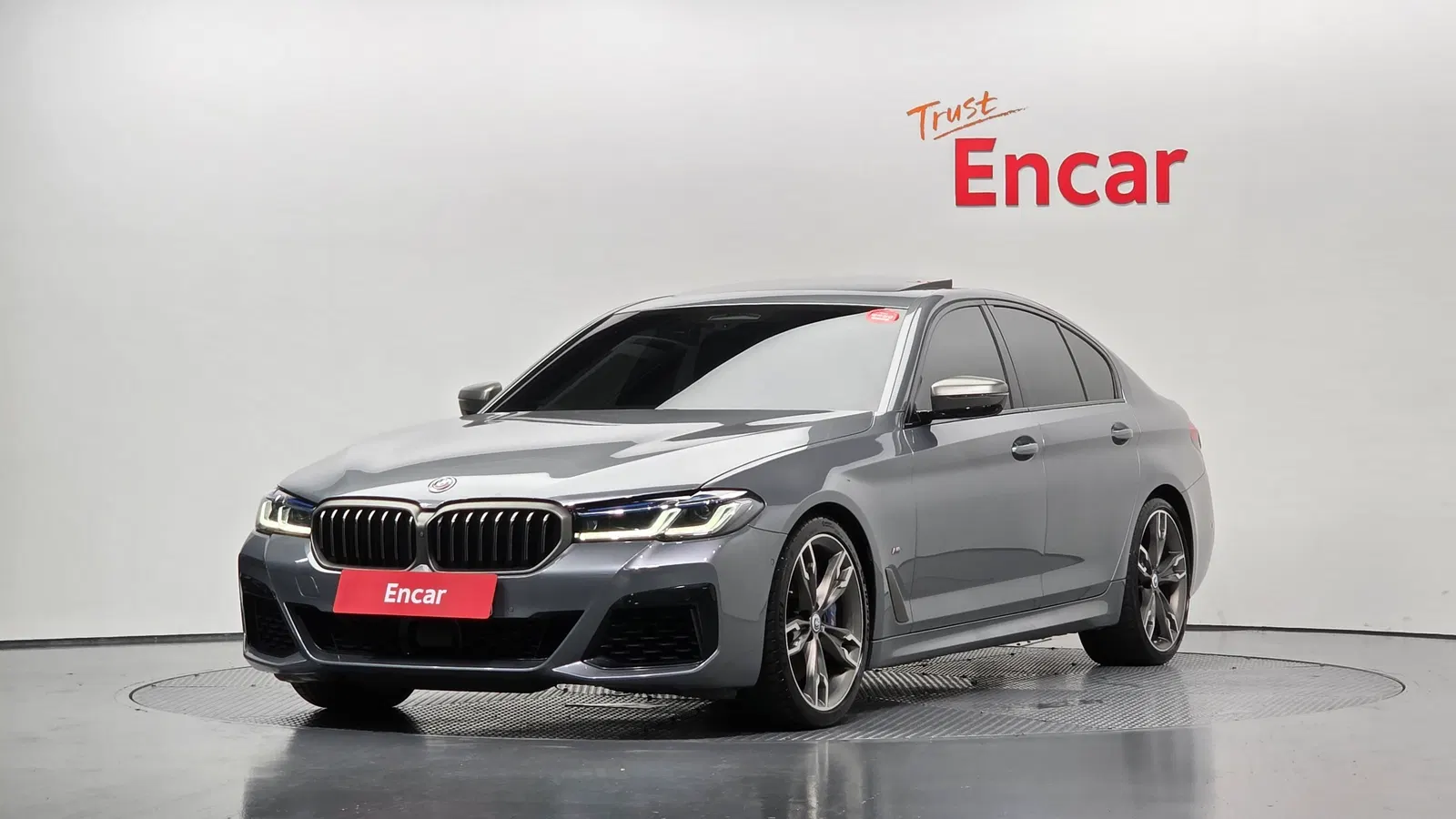 BMW Série 5 (G30) M550i xDrive 2023 — photo 1 sur 33