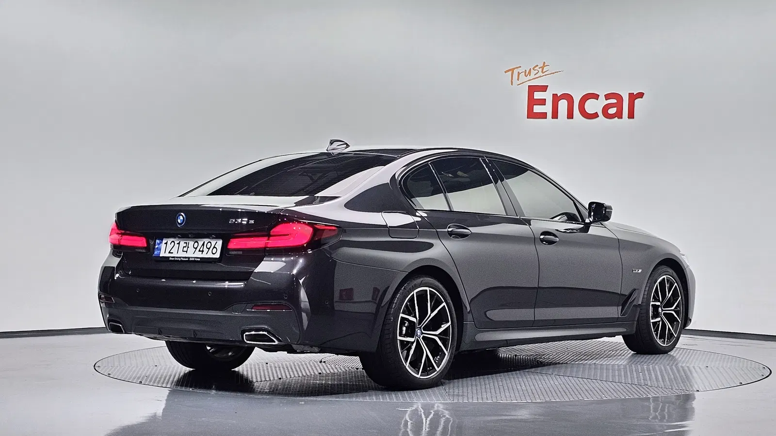 BMW Série 5 (G30) 530e M Sport 2023 — photo 1 sur 33