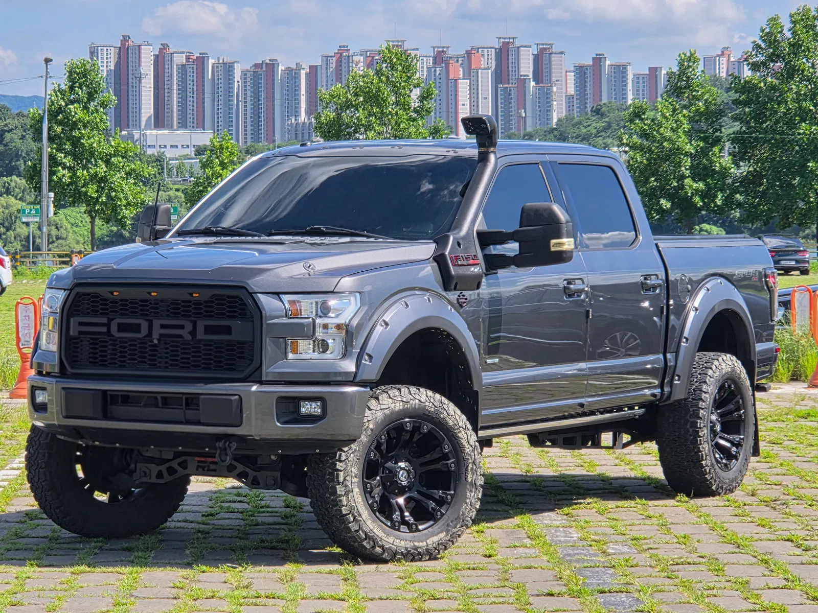 Ford F150 3.5L 2015 — photo 1 sur 25