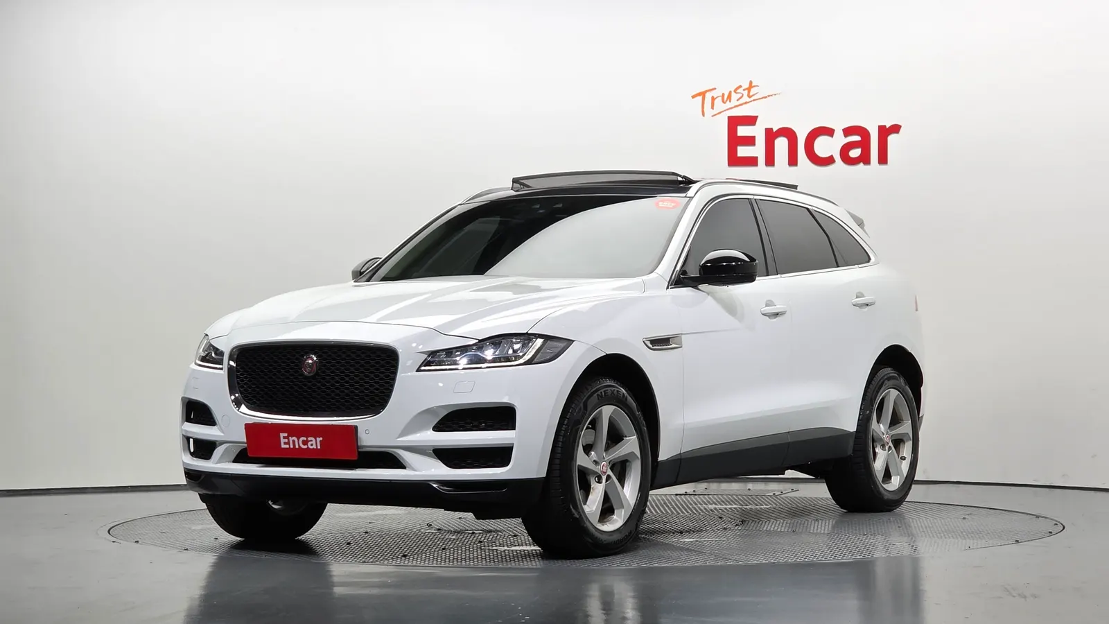 Jaguar F-PACE 20d Prestige 2019 — photo 1 sur 32