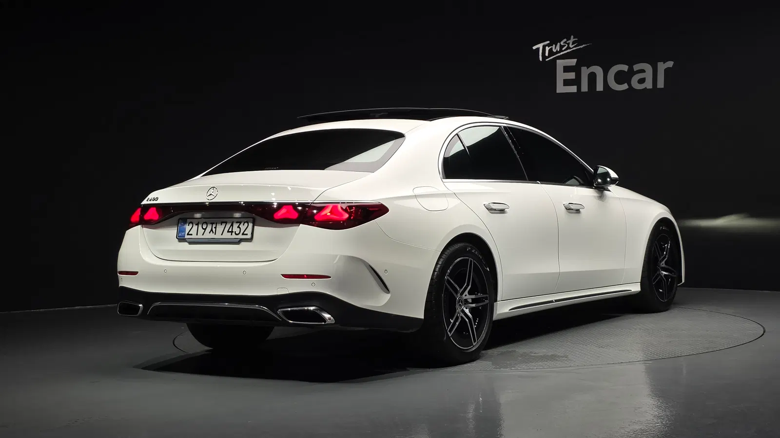 Mercedes-Benz Classe E AMG Line · E200 (W214) 2026 — photo 1 sur 38