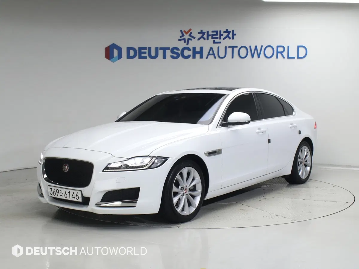 Jaguar XF (X260) 20d Portfolio 2019 — photo 1 sur 26