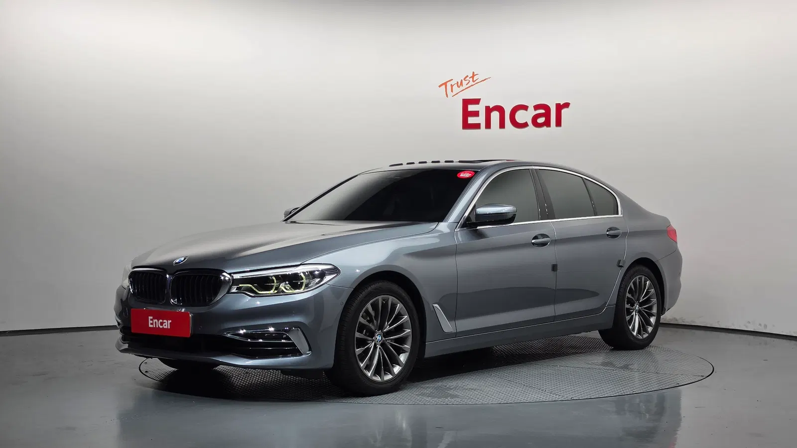 BMW Série 5 (G30) 520d xDrive Luxury Plus 2019 — photo 1 sur 36