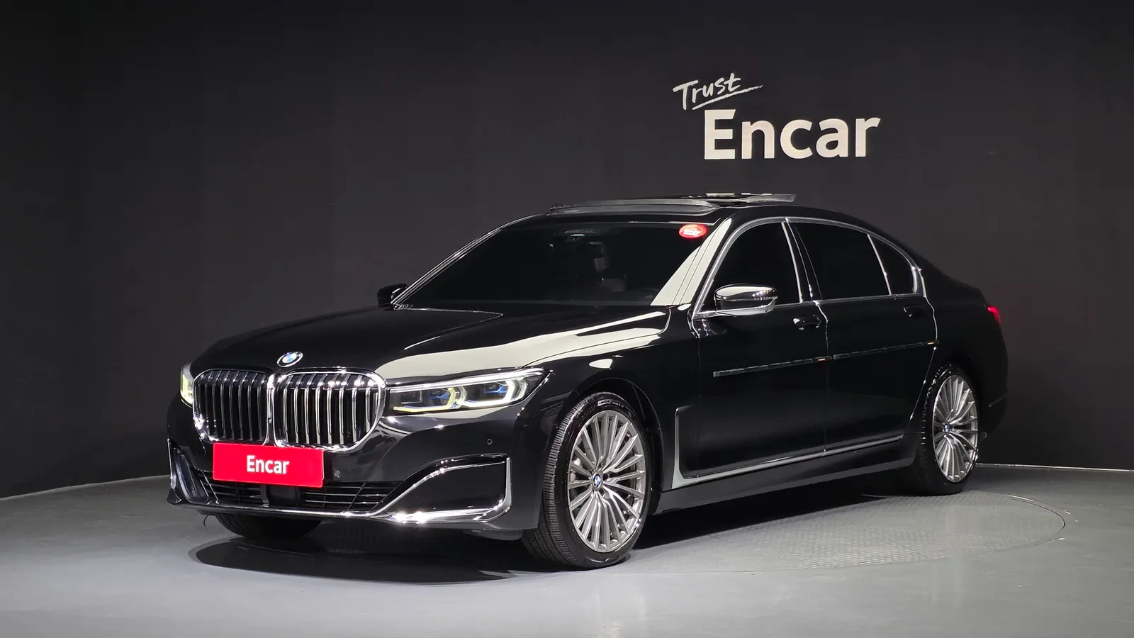 BMW Série 7 (G11) 730Ld xDrive Design Pure Excellence 2020 — photo 1 sur 37