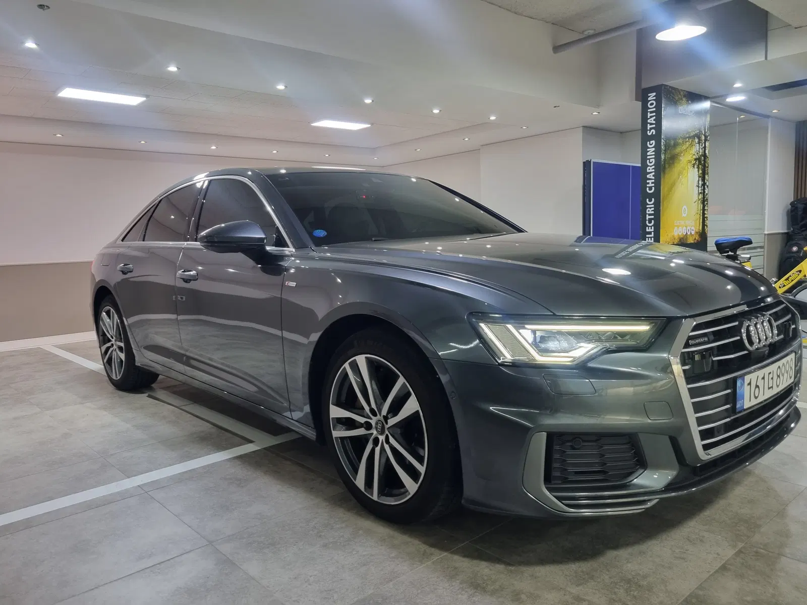 Audi A6 (C8) 45 TDI Quattro Premium 2021 — photo 1 sur 16